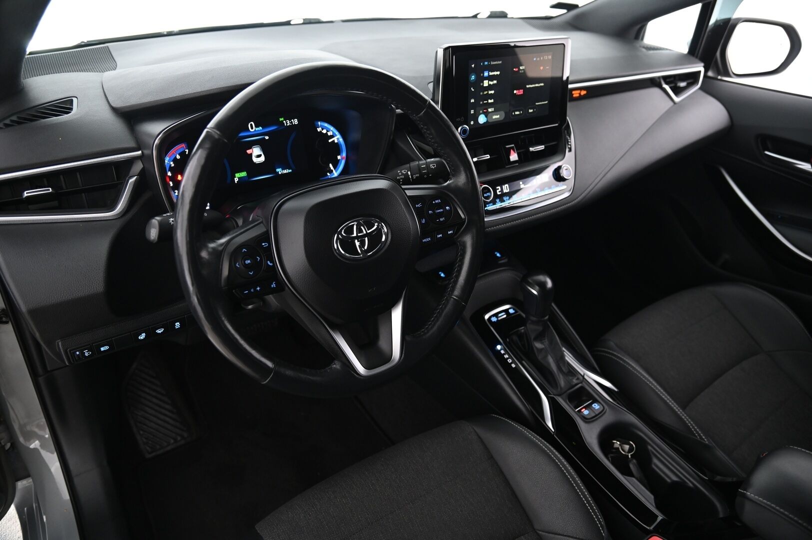 Toyota Corolla 2022 Hybrid Style *ACC / P-kamera / Kaistavahti / Ratinlämmitin* - *Juuri saapunut / Säännöllinen huoltohistoria*