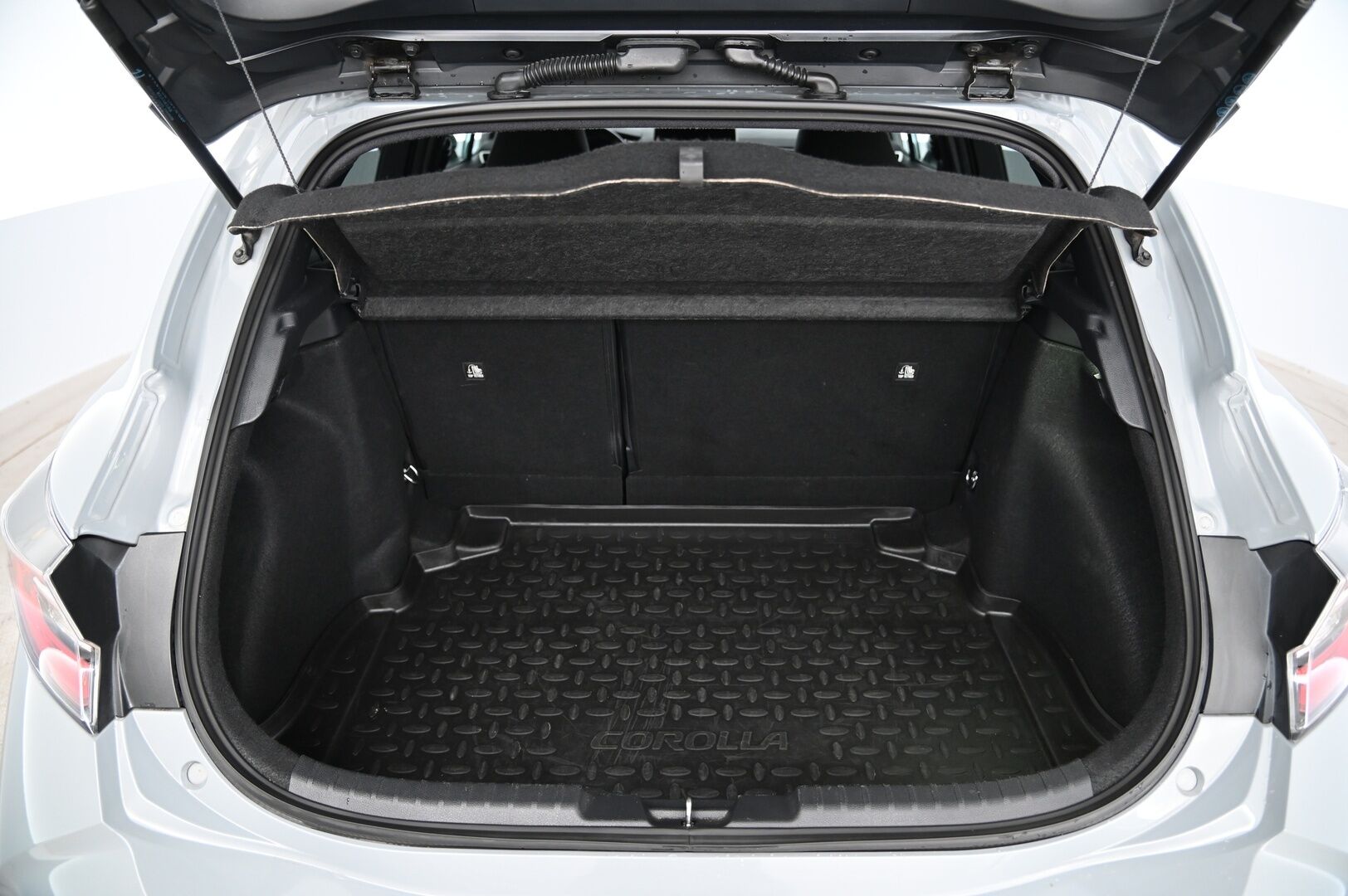 Toyota Corolla 2022 Hybrid Style *ACC / P-kamera / Kaistavahti / Ratinlämmitin* - *Juuri saapunut / Säännöllinen huoltohistoria*
