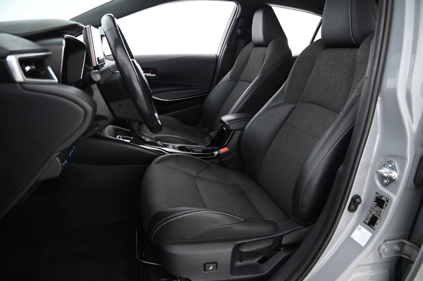 Toyota Corolla 2022 Hybrid Style *ACC / P-kamera / Kaistavahti / Ratinlämmitin* - *Juuri saapunut / Säännöllinen huoltohistoria*