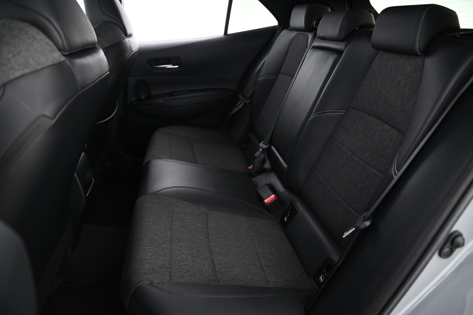 Toyota Corolla 2022 Hybrid Style *ACC / P-kamera / Kaistavahti / Ratinlämmitin* - *Juuri saapunut / Säännöllinen huoltohistoria*