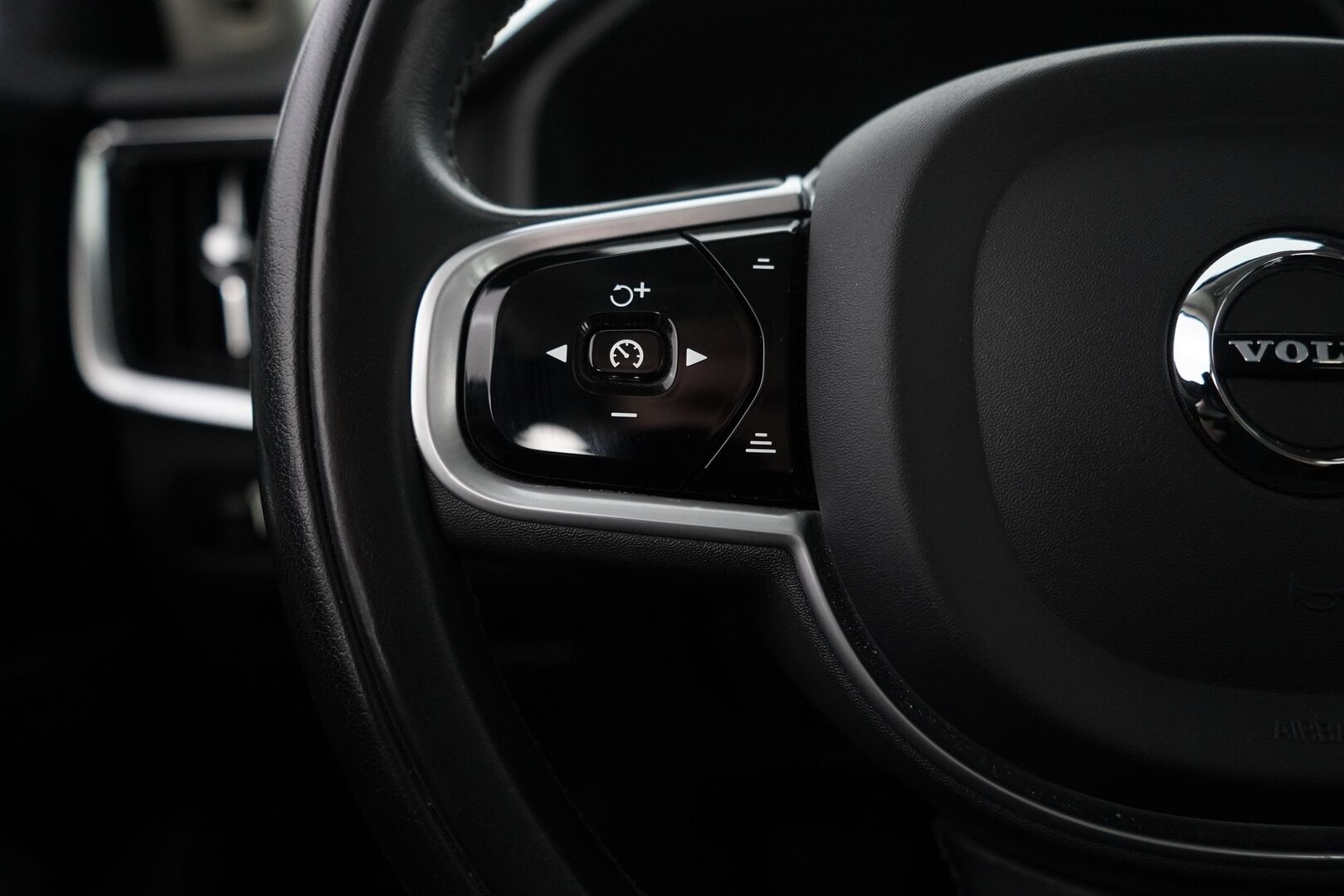 Volvo V90 2021 T6 TwE AWD Inscription Expression aut * H&K / ACC / VOC / BLIS / Keyless * - Kahdet renkaat alumiinivantein / Viimeisin huolto 145tkm