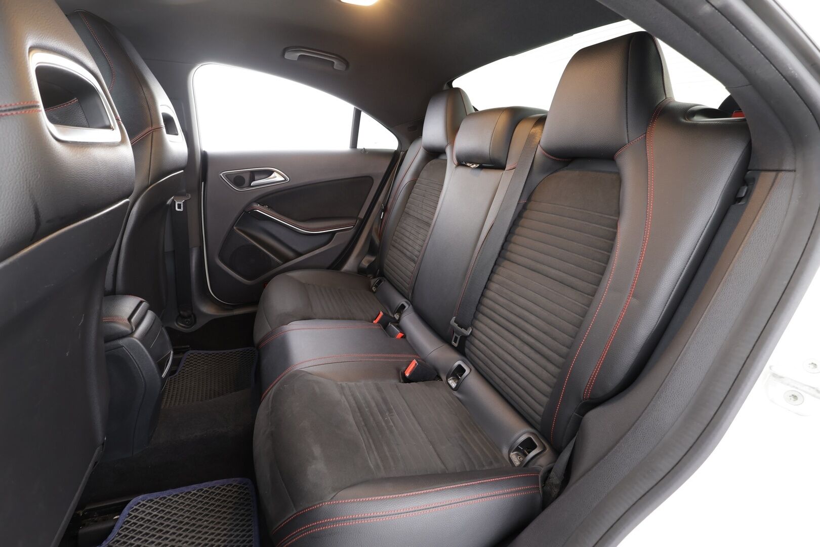 Mercedes-Benz CLA 45 AMG 2014 4Matic A - | Vakkari | Xenon | H&K | Puolinahat | Bluetooth | Urheilualusta | 