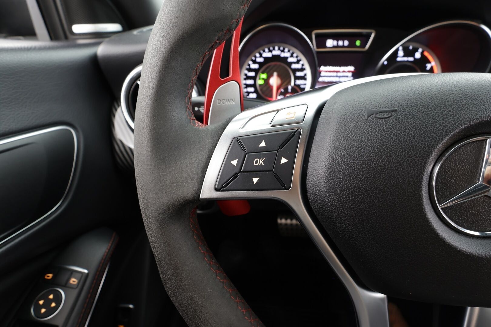 Mercedes-Benz CLA 45 AMG 2014 4Matic A - | Vakkari | Xenon | H&K | Puolinahat | Bluetooth | Urheilualusta | 