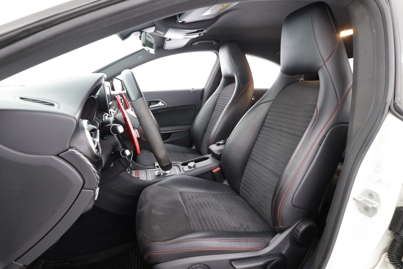 Mercedes-Benz CLA 45 AMG 2014 4Matic A - | Vakkari | Xenon | H&K | Puolinahat | Bluetooth | Urheilualusta | 