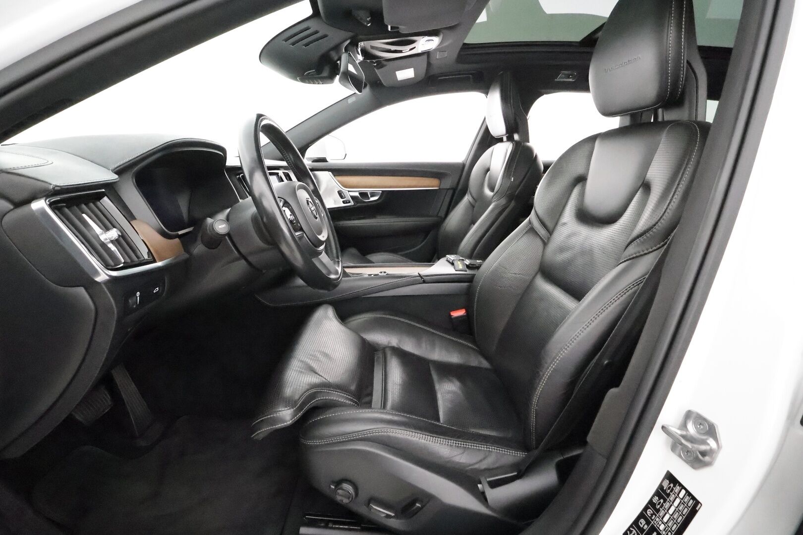 Volvo V90 2017 D5 Inscription Polestar engineered **Panorama / HUD / 360° Kamera / Adapt.Vakkari / Ilmastoidut Sporttinahat Muistilla** - 3,99 % KORKOTARJOUS TÄHÄN AUTOON - Bowers&Wilkins / Webasto / Koukku / Full-LED / Navi / Kaistavahti / 2x Renkaat