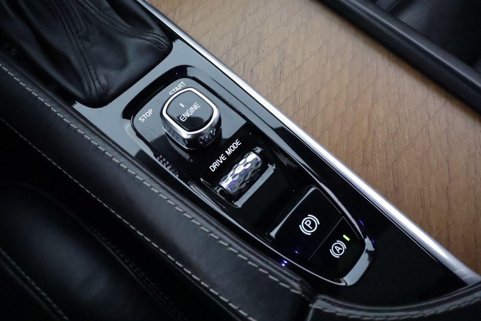 Volvo V90 2017 D5 Inscription Polestar engineered **Panorama / HUD / 360° Kamera / Adapt.Vakkari / Ilmastoidut Sporttinahat Muistilla** - 3,99 % KORKOTARJOUS TÄHÄN AUTOON - Bowers&Wilkins / Webasto / Koukku / Full-LED / Navi / Kaistavahti / 2x Renkaat