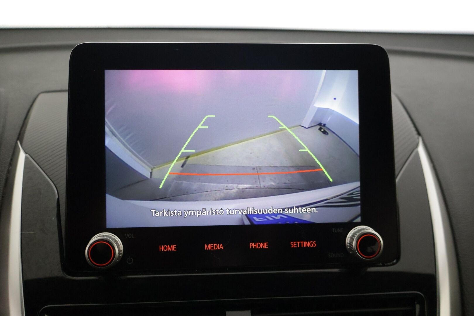 Mitsubishi Eclipse Cross 2021 2.4 PHEV Intense 4WD * Vakionopeudensäädin / P-Kamera / Apple&Android / Lane Assist * - 2x Renkaat ja vanteet 