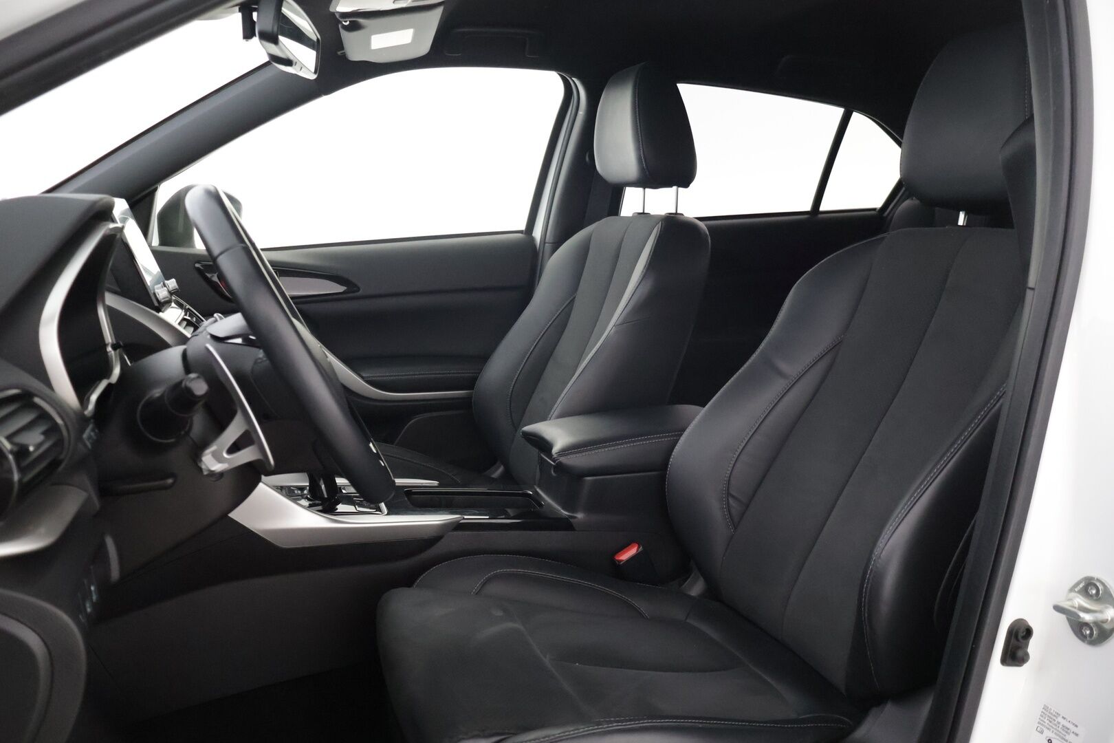 Mitsubishi Eclipse Cross 2021 2.4 PHEV Intense 4WD * Vakionopeudensäädin / P-Kamera / Apple&Android / Lane Assist * - 2x Renkaat ja vanteet 