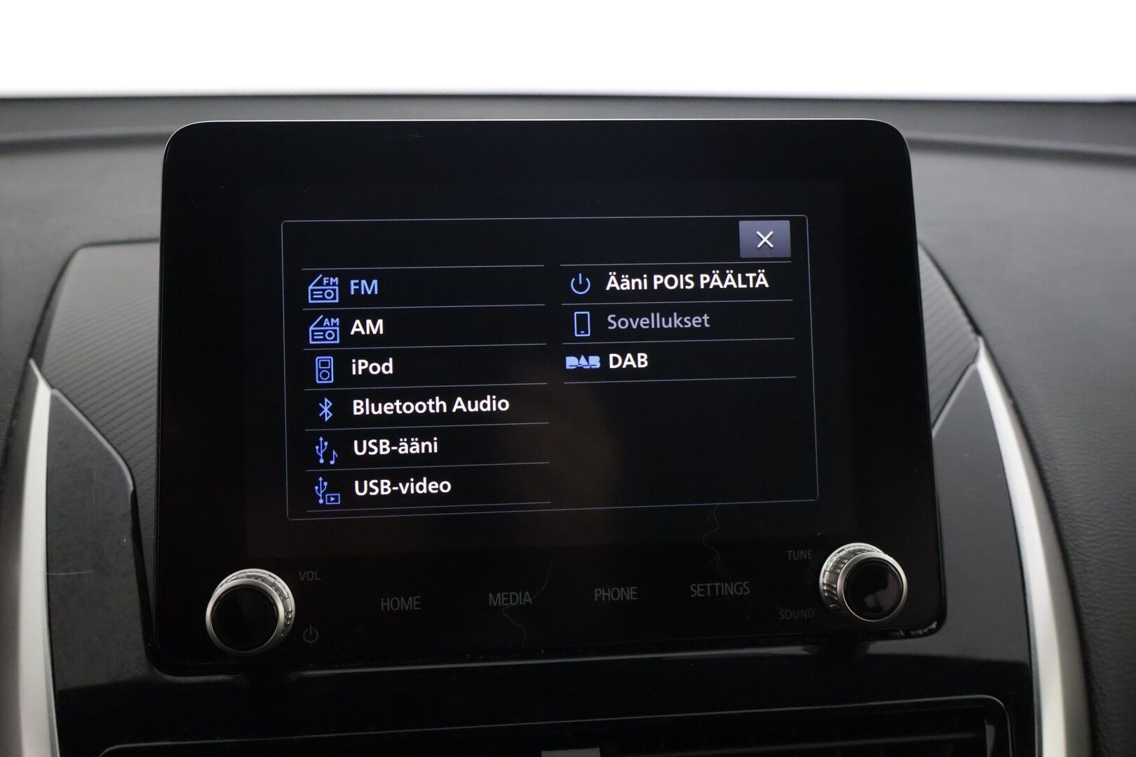 Mitsubishi Eclipse Cross 2021 2.4 PHEV Intense 4WD * Vakionopeudensäädin / P-Kamera / Apple&Android / Lane Assist * - 2x Renkaat ja vanteet 