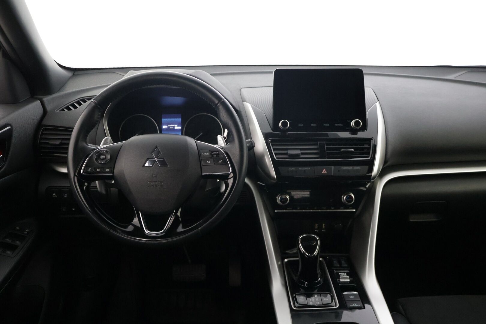 Mitsubishi Eclipse Cross 2021 2.4 PHEV Intense 4WD * Vakionopeudensäädin / P-Kamera / Apple&Android / Lane Assist * - 2x Renkaat ja vanteet 