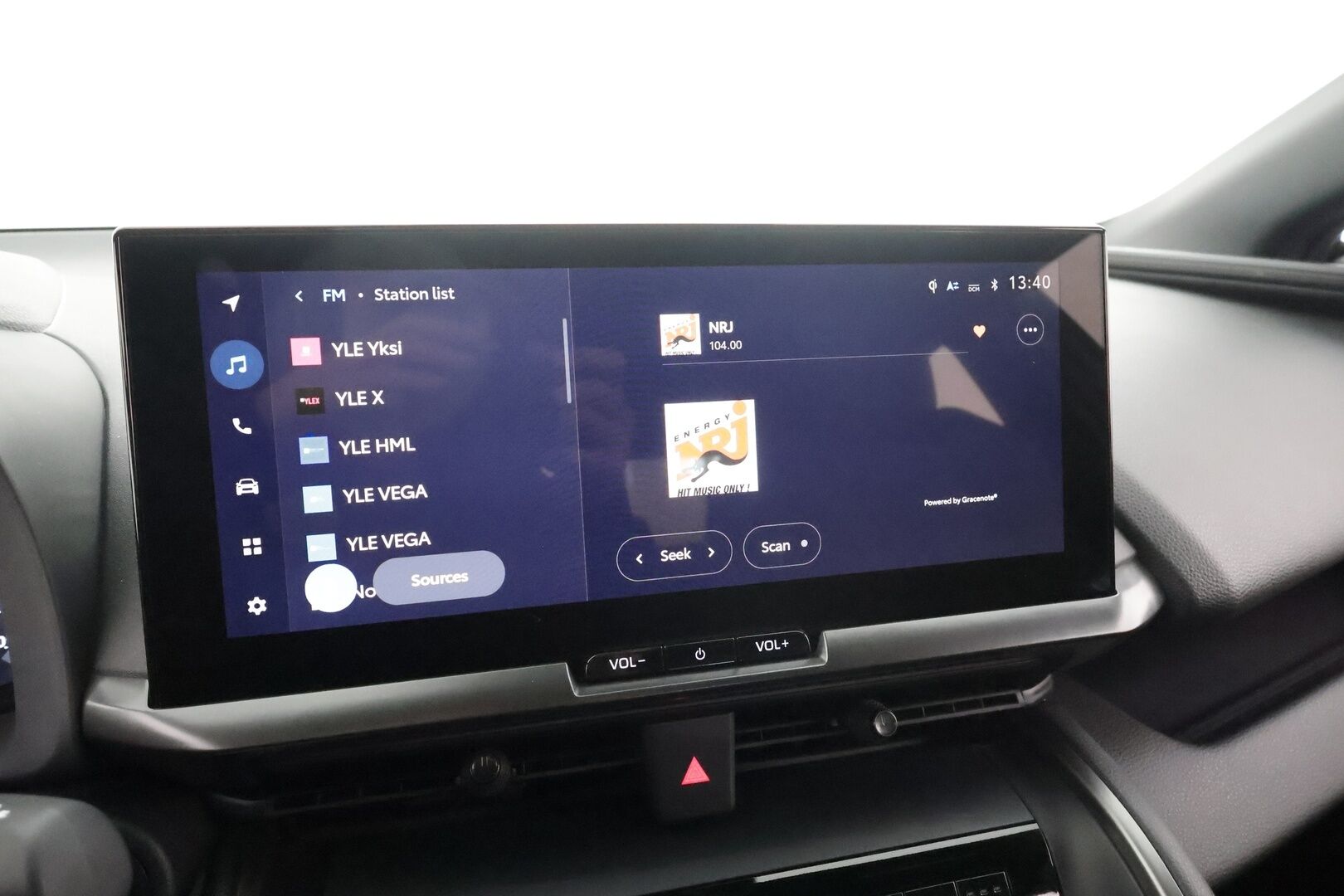 Toyota C-HR 2025 2,0 Hybrid AWD-i Edition - | ACC | P.kamera | LED | Navi | Keyless | Sähköluukku | BLIS | Ratinlämmitin | Suomi-auto | Kahdet renkaat aluvanteilla | Merkkihuollettu |