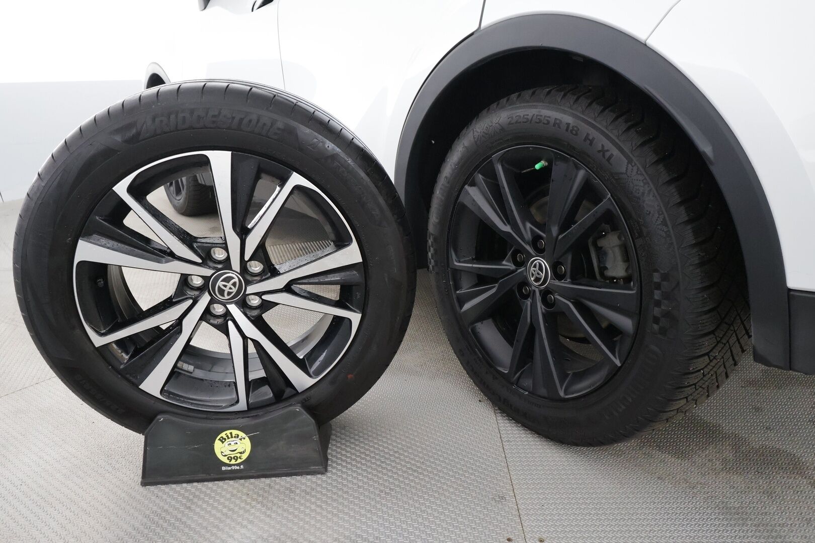 Toyota C-HR 2025 2,0 Hybrid AWD-i Edition * ACC / P.kamera / LED / Navi / Keyless / Sähköluukku / BLIS / Ratinlämmitin * - Suomi-auto / Kahdet renkaat aluvanteilla / Merkkihuollettu - HULLUT AVAJAISHULINAT KORKOTARJOUS 3,29 %