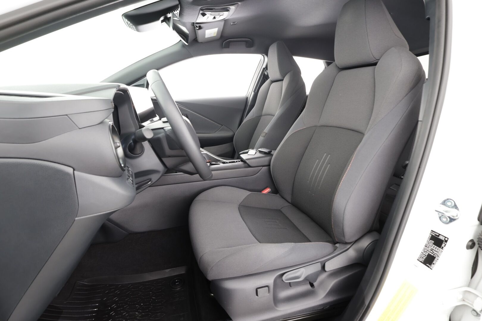 Toyota C-HR 2025 2,0 Hybrid AWD-i Edition - | ACC | P.kamera | LED | Navi | Keyless | Sähköluukku | BLIS | Ratinlämmitin | Suomi-auto | Kahdet renkaat aluvanteilla | Merkkihuollettu |