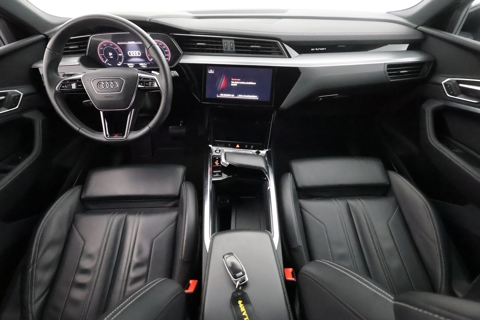Audi e-tron 2022 Edition S line 55 quattro - | ACC | Lisälämmitin | Koukku | Matrix-LED | HUD | Muistipenkki | P.Kamera | Sporttinahat | Ilma-alusta | B&O | Apple&Android | Merkkihuollettu | Kahdet Renkaat |