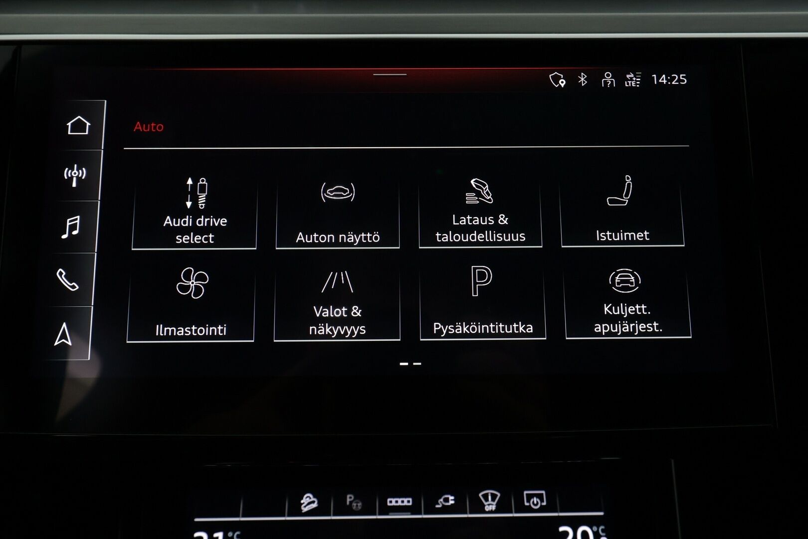 Audi e-tron 2022 Edition S line 55 quattro - | ACC | Lisälämmitin | Koukku | Matrix-LED | HUD | Muistipenkki | P.Kamera | Sporttinahat | Ilma-alusta | B&O | Apple&Android | Merkkihuollettu | Kahdet Renkaat |
