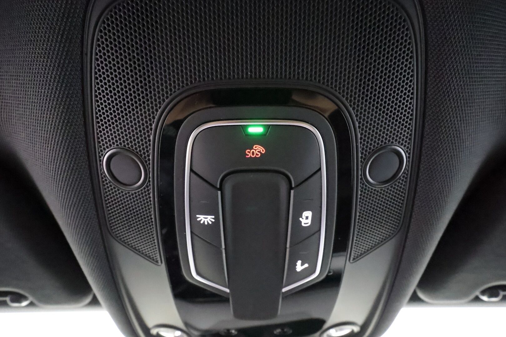 Audi e-tron 2022 Edition S line 55 quattro - | ACC | Lisälämmitin | Koukku | Matrix-LED | HUD | Muistipenkki | P.Kamera | Sporttinahat | Ilma-alusta | B&O | Apple&Android | Merkkihuollettu | Kahdet Renkaat |