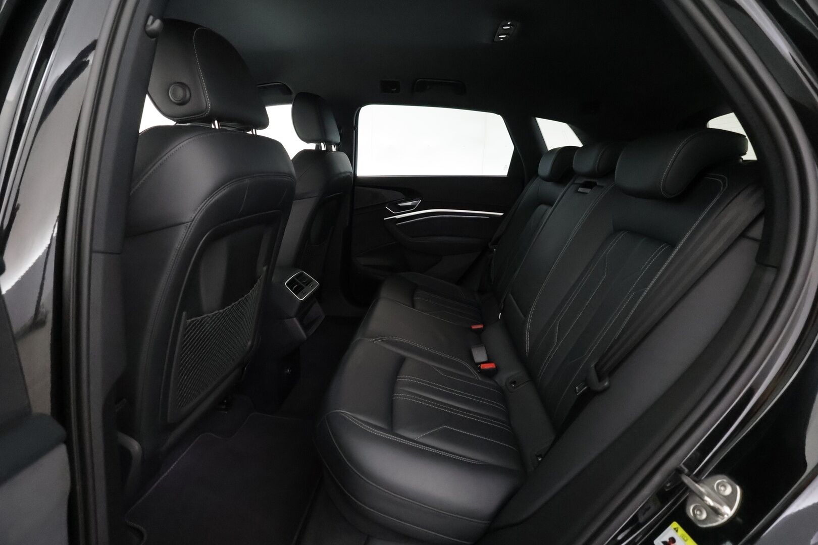 Audi e-tron 2022 Edition S line 55 quattro - | ACC | Lisälämmitin | Koukku | Matrix-LED | HUD | Muistipenkki | P.Kamera | Sporttinahat | Ilma-alusta | B&O | Apple&Android | Merkkihuollettu | Kahdet Renkaat |