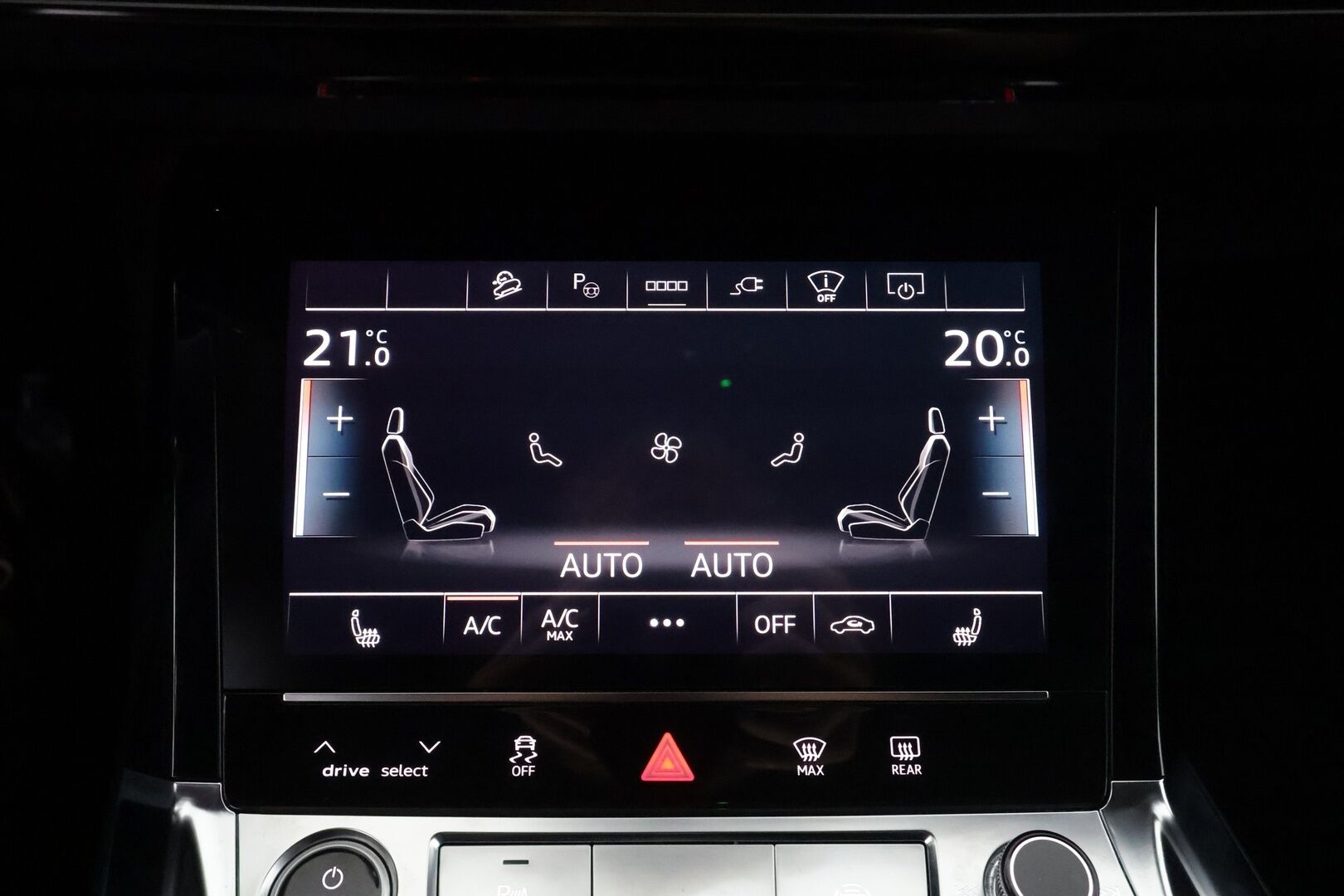 Audi e-tron 2022 Edition S line 55 quattro - | ACC | Lisälämmitin | Koukku | Matrix-LED | HUD | Muistipenkki | P.Kamera | Sporttinahat | Ilma-alusta | B&O | Apple&Android | Merkkihuollettu | Kahdet Renkaat |