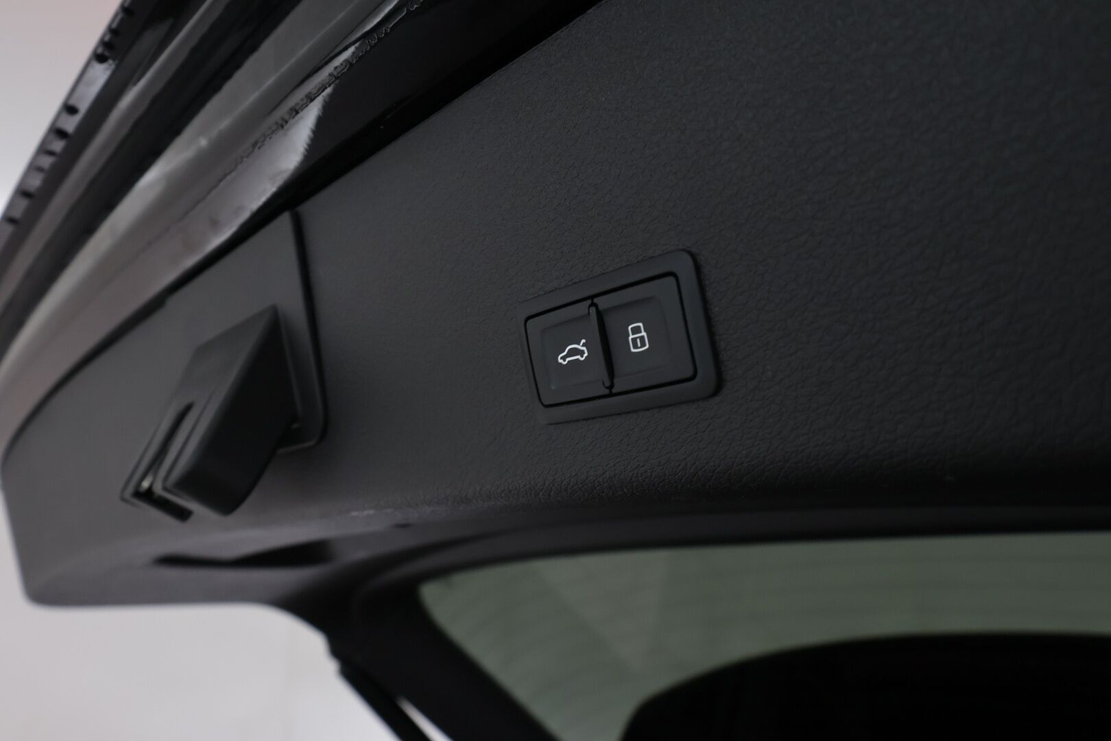Audi e-tron 2022 Edition S line 55 quattro - | ACC | Lisälämmitin | Koukku | Matrix-LED | HUD | Muistipenkki | P.Kamera | Sporttinahat | Ilma-alusta | B&O | Apple&Android | Merkkihuollettu | Kahdet Renkaat |