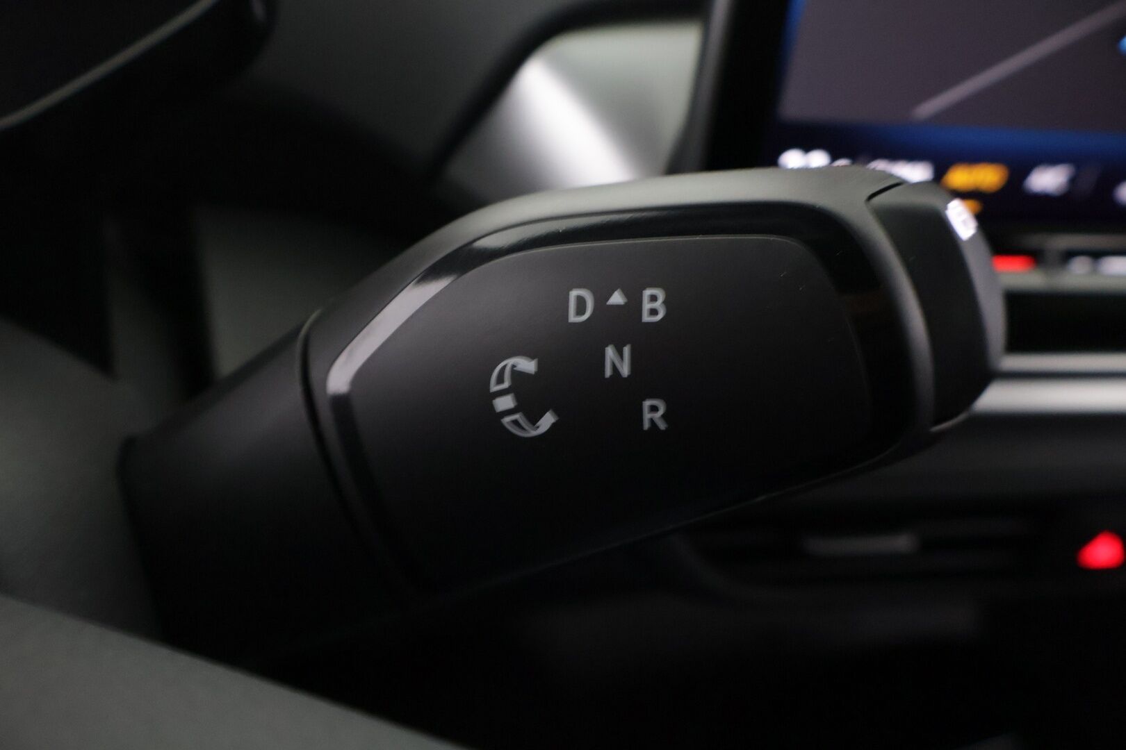 Volkswagen ID.4 2025 ID.4 PURE 125KW - ACC | ILP | Akuston esilämmitys | Peruutuskamera | Navi | Nahka/Alcantara-verhoilu | Uudemmalla keskinäytöllä | Kahdet renkaat | Akku kuntotarkastettu 