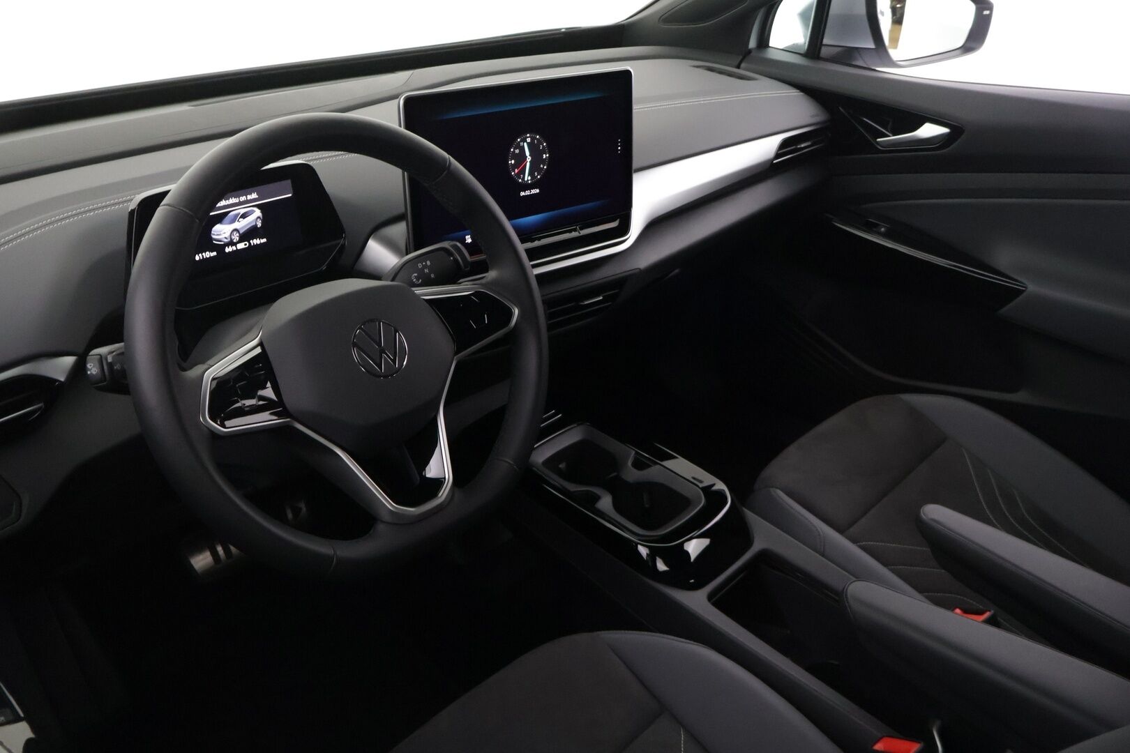 Volkswagen ID.4 2025 ID.4 PURE 125KW * ACC / ILP / Akuston esilämmitys / Peruutuskamera / Navi / Nahka/Alcantara-verhoilu * - Uudemmalla keskinäytöllä / Todella vähän ajettu / Kahdet renkaat / Akku kuntotarkastettu - HULLUT AVAJAISHULINAT KORKOTARJOUS 3,29 %