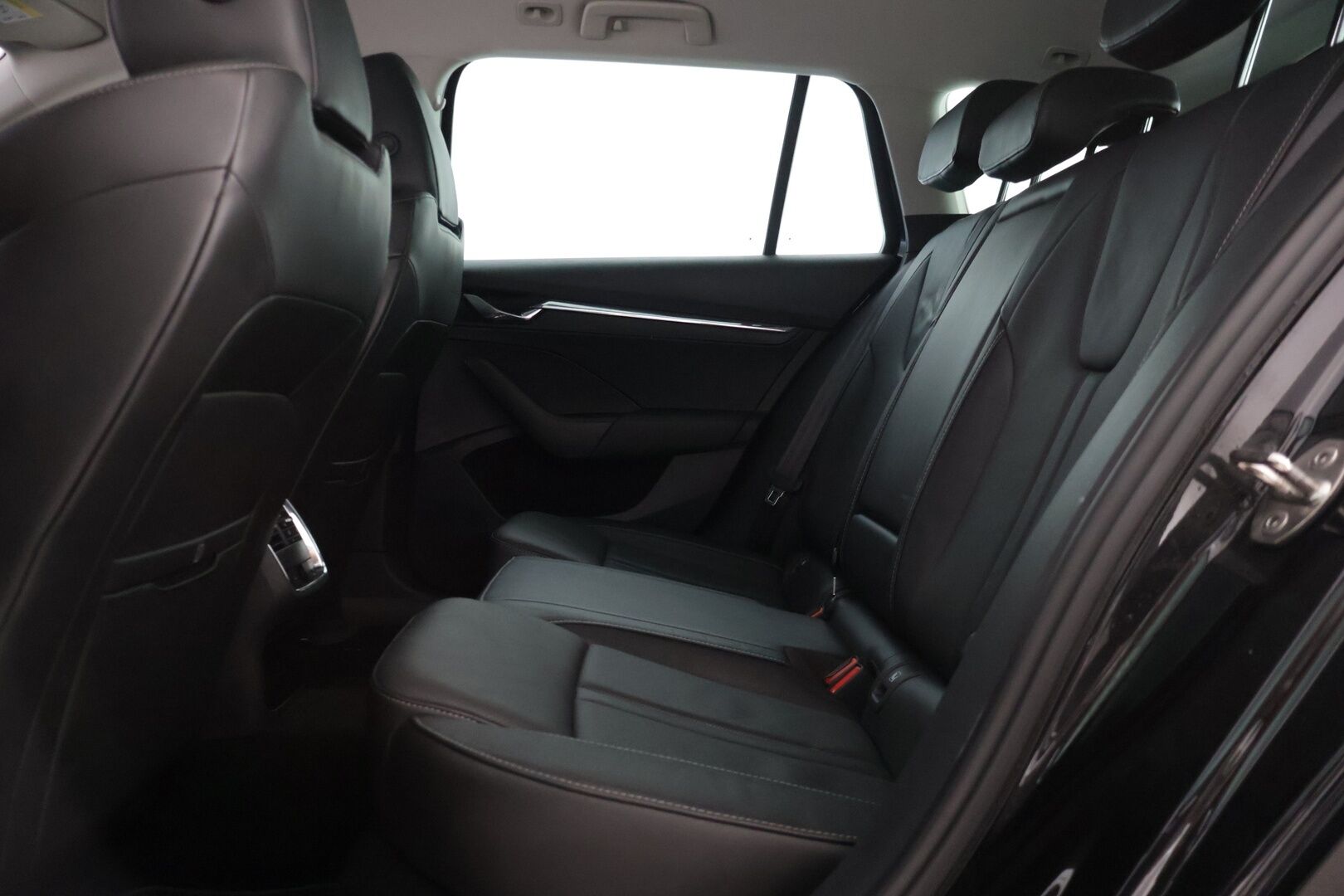 Skoda Octavia 2021 Combi 1,4 TSI PHEV Style iV DSG Autom. - | Adaptiivinen vakkari | Digimittaristo | Peruutuskamera | KeyLess Go | HUD | Nahkaverhoilu| - KORKO VAIN 3,99 %