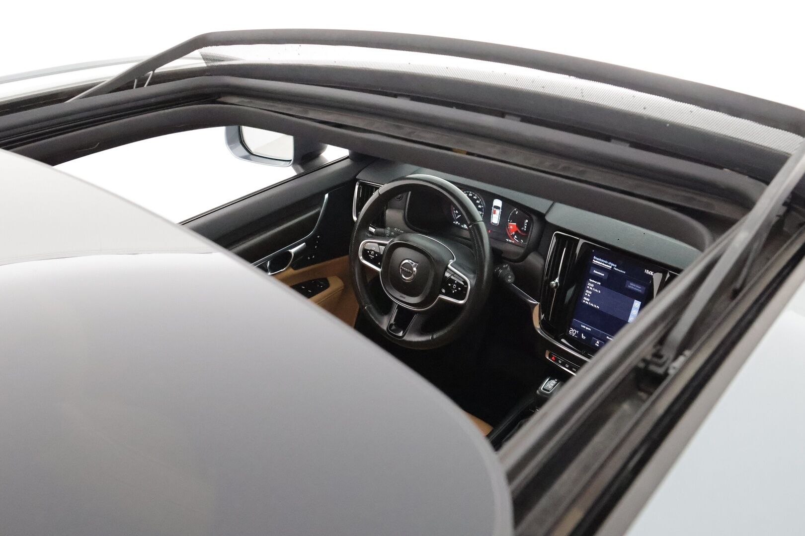 Volvo V90 CROSS COUNTRY 2017 D5 AWD Geartronic Inscription Pro  *Panorama / Konjakkinahat muistilla / Koukku / ACC / Webasto / Kamera / Pilot assist* - Webasto / Pilot Assist / Panorama / Koukku / P-kamera / Sporttipenkki Muistilla / 2x renkaat / Apple&Android / KeylessGo