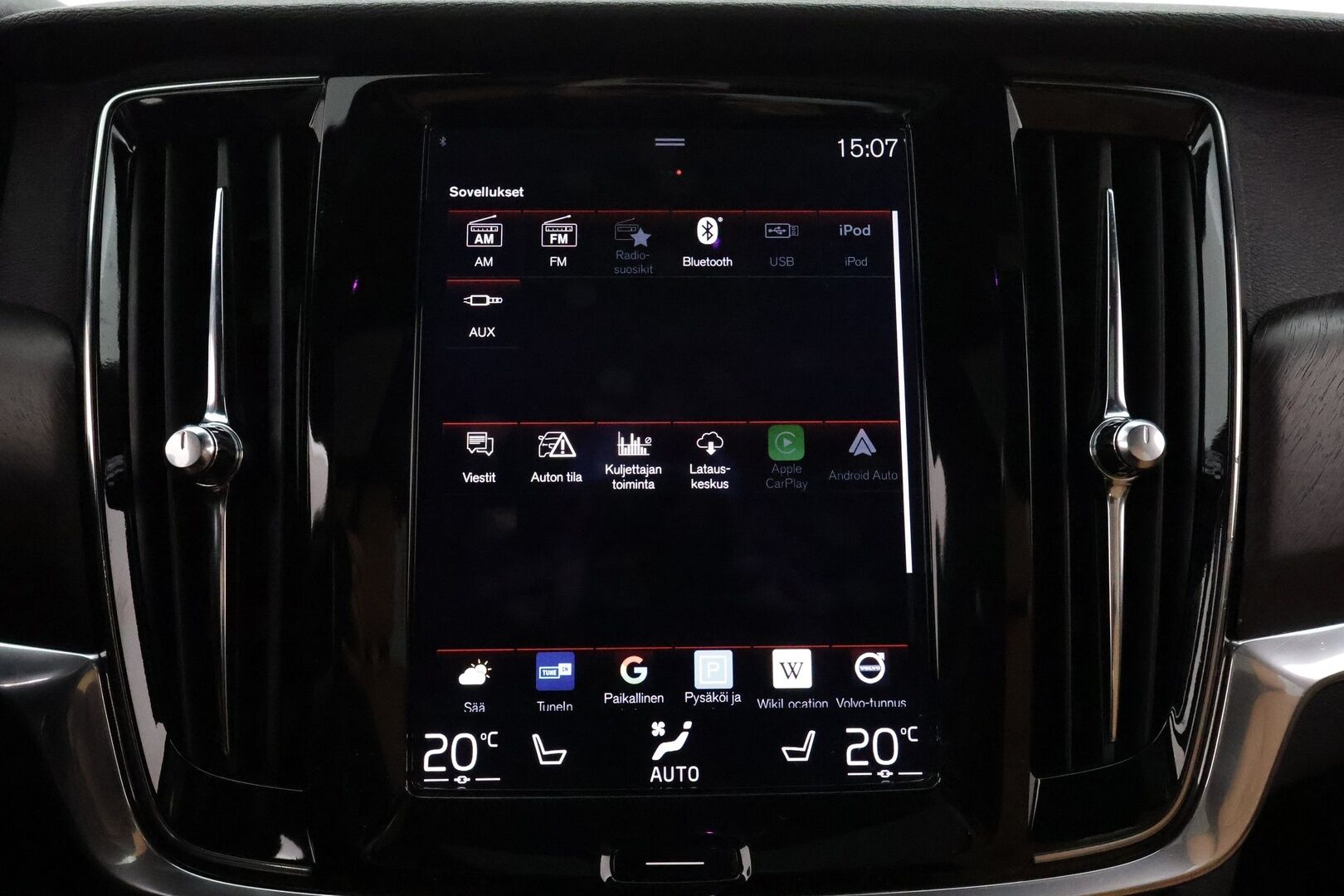 Volvo V90 CROSS COUNTRY 2017 D5 AWD Geartronic Inscription Pro  *Panorama / Konjakkinahat muistilla / Koukku / ACC / Webasto / Kamera / Pilot assist* - Webasto / Pilot Assist / Panorama / Koukku / P-kamera / Sporttipenkki Muistilla / 2x renkaat / Apple&Android / KeylessGo