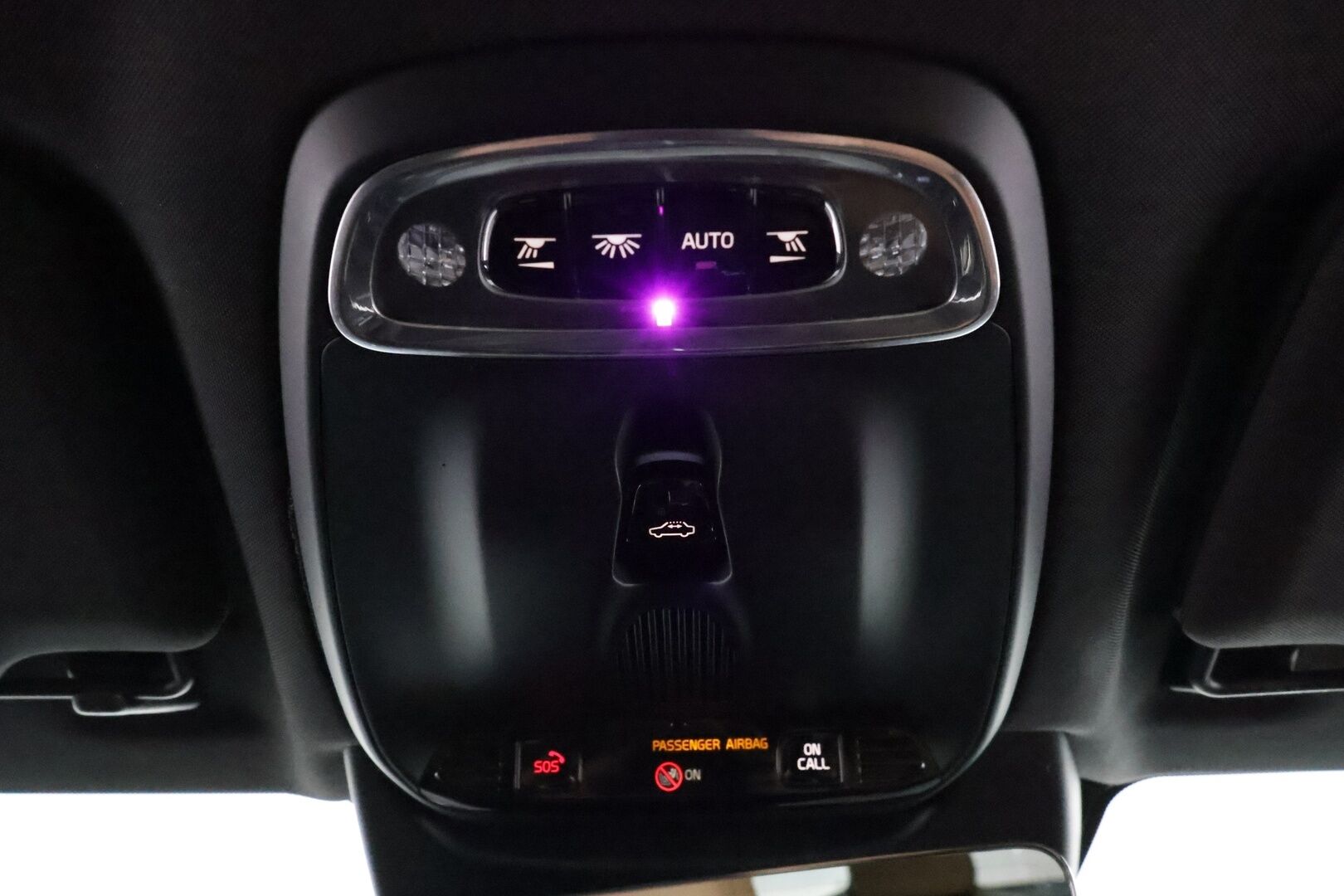 Volvo V90 CROSS COUNTRY 2017 D5 AWD Geartronic Inscription Pro  *Panorama / Konjakkinahat muistilla / Koukku / ACC / Webasto / Kamera / Pilot assist* - Webasto / Pilot Assist / Panorama / Koukku / P-kamera / Sporttipenkki Muistilla / 2x renkaat / Apple&Android / KeylessGo