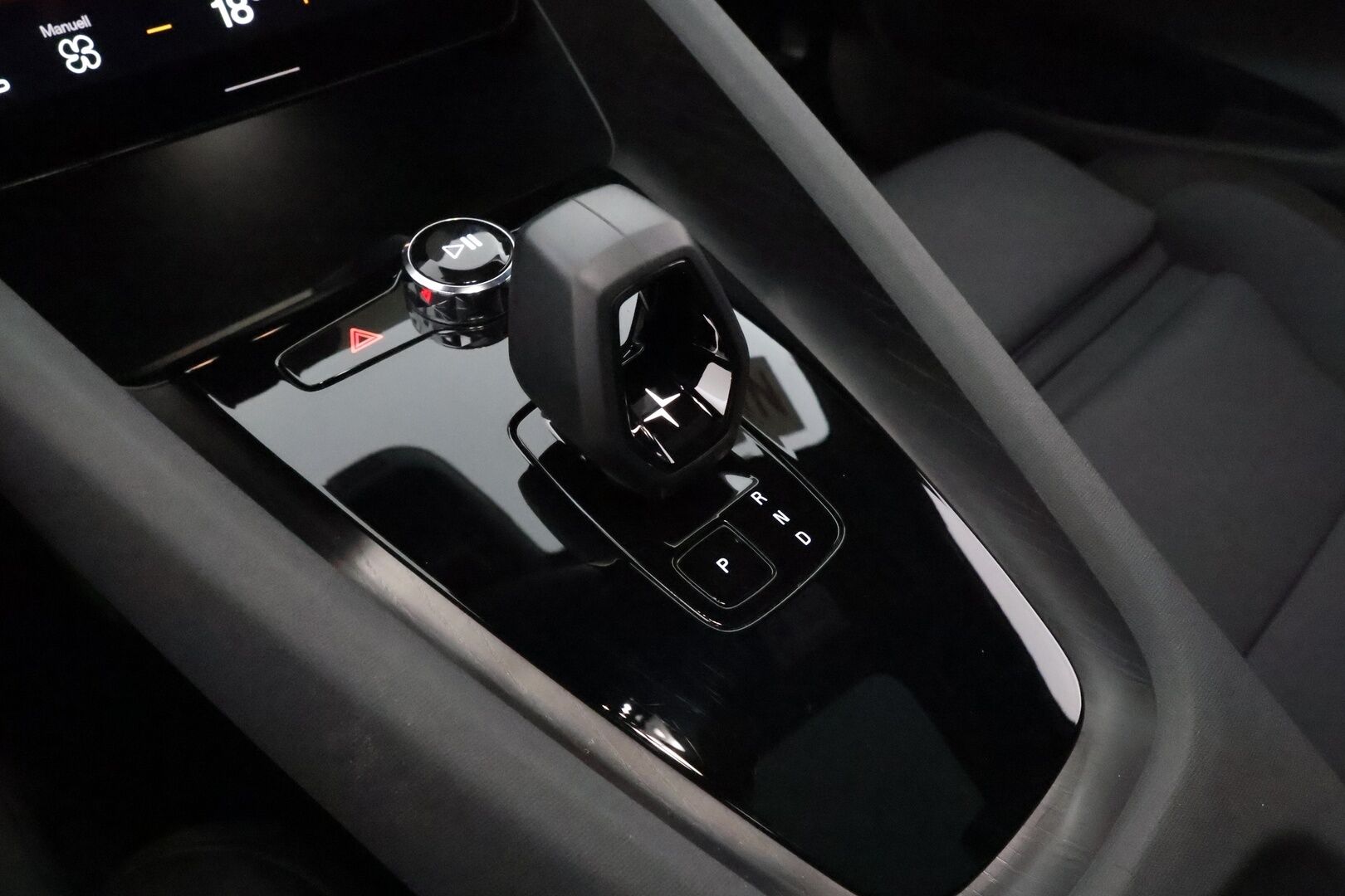 POLESTAR 2 2022 Long Range Dual Motor *Pilot&Plus / ILP / H&K / 360° / Pixel-LED / ACC / Lasikatto / Sportpenkki Muistilla / Navi* - Pilot&Plus -paketti / Kahdet renkaat vanteilla / Muistipenkki