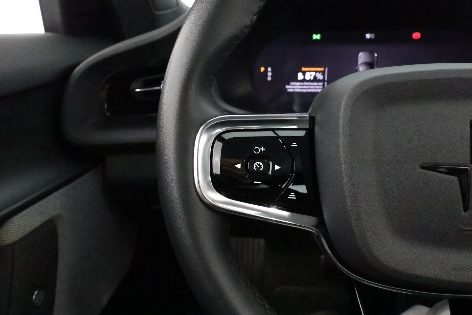 POLESTAR 2 2022 Long Range Dual Motor *Pilot&Plus / ILP / H&K / 360° / Pixel-LED / ACC / Lasikatto / Sportpenkki Muistilla / Navi* - Pilot&Plus -paketti / Kahdet renkaat vanteilla / Muistipenkki