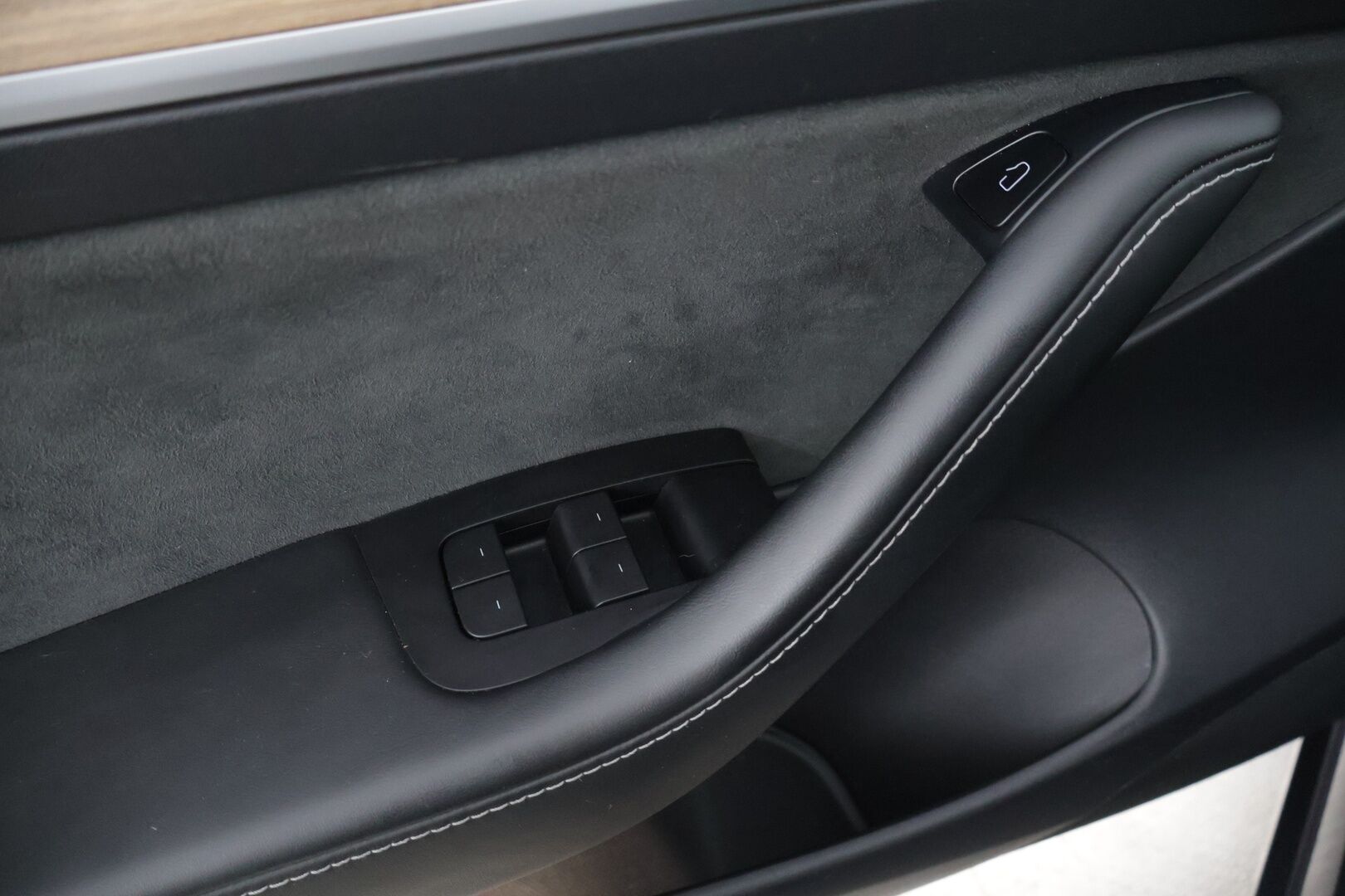 Tesla Model 3 2021 * ILP / ACC / Vetokoukku / Peruutuskamera / Sähkökontti / Blis / Autopilotti * - Vähän ajettu / Kummatkin laturit /  Siisti *