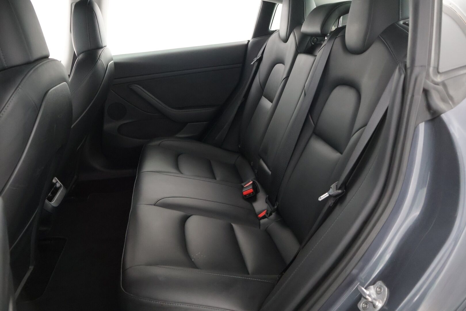 Tesla Model 3 2021 * ILP / ACC / Vetokoukku / Peruutuskamera / Sähkökontti / Blis / Autopilotti * - Vähän ajettu / Kummatkin laturit /  Siisti *