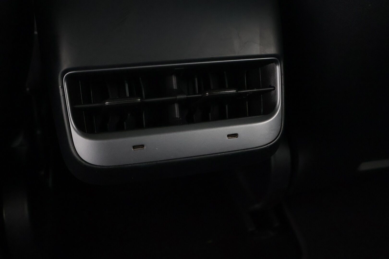 Tesla Model 3 2021 * ILP / ACC / Vetokoukku / Peruutuskamera / Sähkökontti / Blis / Autopilotti * - Vähän ajettu / Kummatkin laturit /  Siisti *
