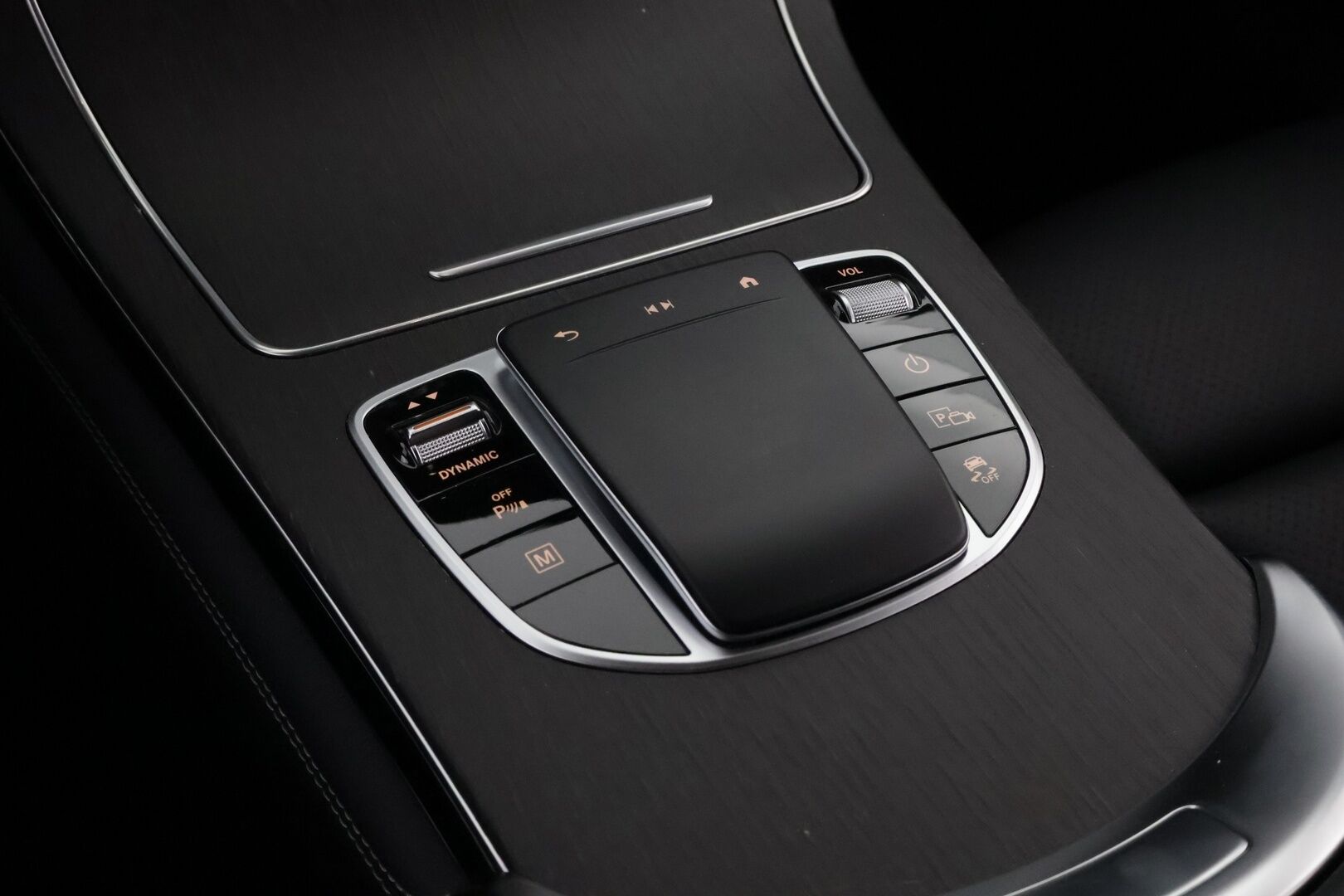 Mercedes-Benz GLC 2020 300 e 4MATIC A Business AMG EQ Power * Distronic Pro / HUD / Nahkasisusta / Vetokoukku / 360-Kamera / Supervarusteet! - HULLUT AVAJAISHULINAT KORKOTARJOUS 3,29 %