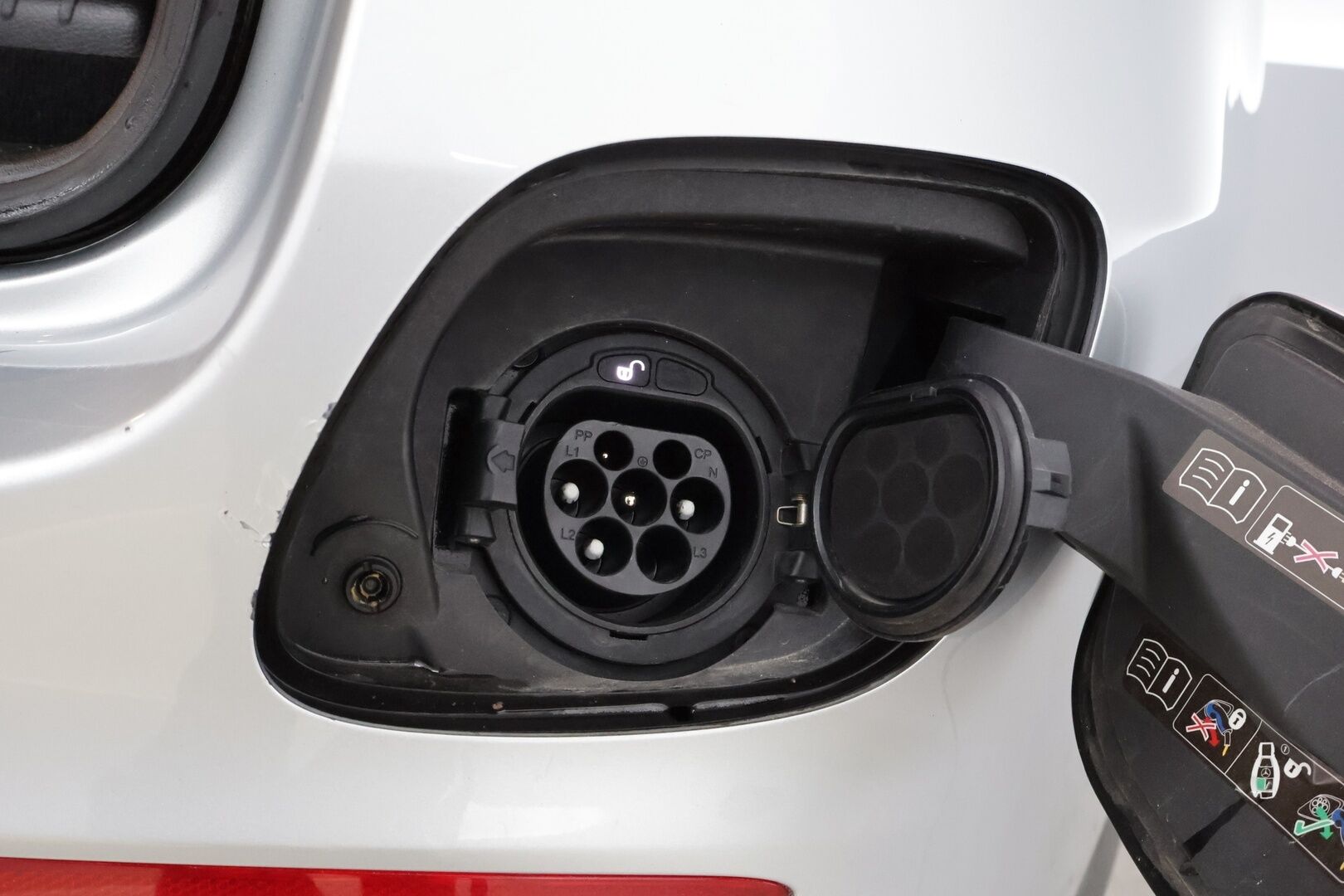 Mercedes-Benz GLC 2020 300 e 4MATIC A Business AMG EQ Power * Distronic Pro / HUD / Nahkasisusta / Vetokoukku / 360-Kamera / Supervarusteet! - HULLUT AVAJAISHULINAT KORKOTARJOUS 3,29 %