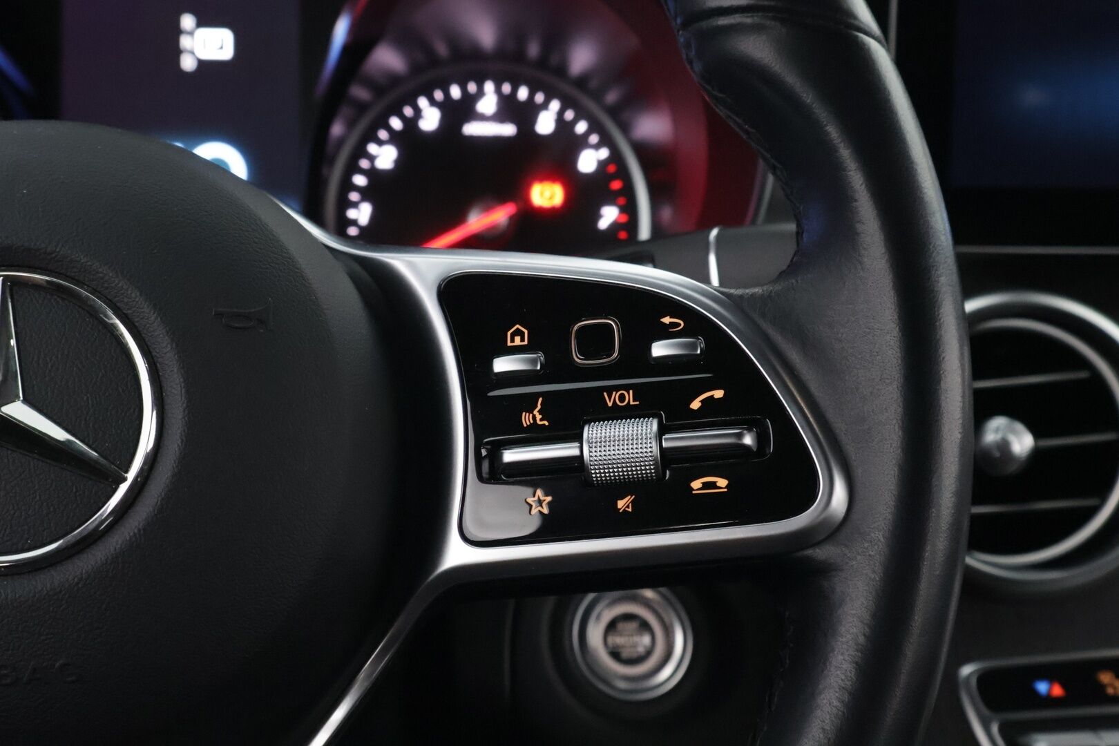 Mercedes-Benz GLC 2020 300 e 4MATIC A Business AMG EQ Power * Distronic Pro / HUD / Nahkasisusta / Vetokoukku / 360-Kamera / Supervarusteet! - HULLUT AVAJAISHULINAT KORKOTARJOUS 3,29 %