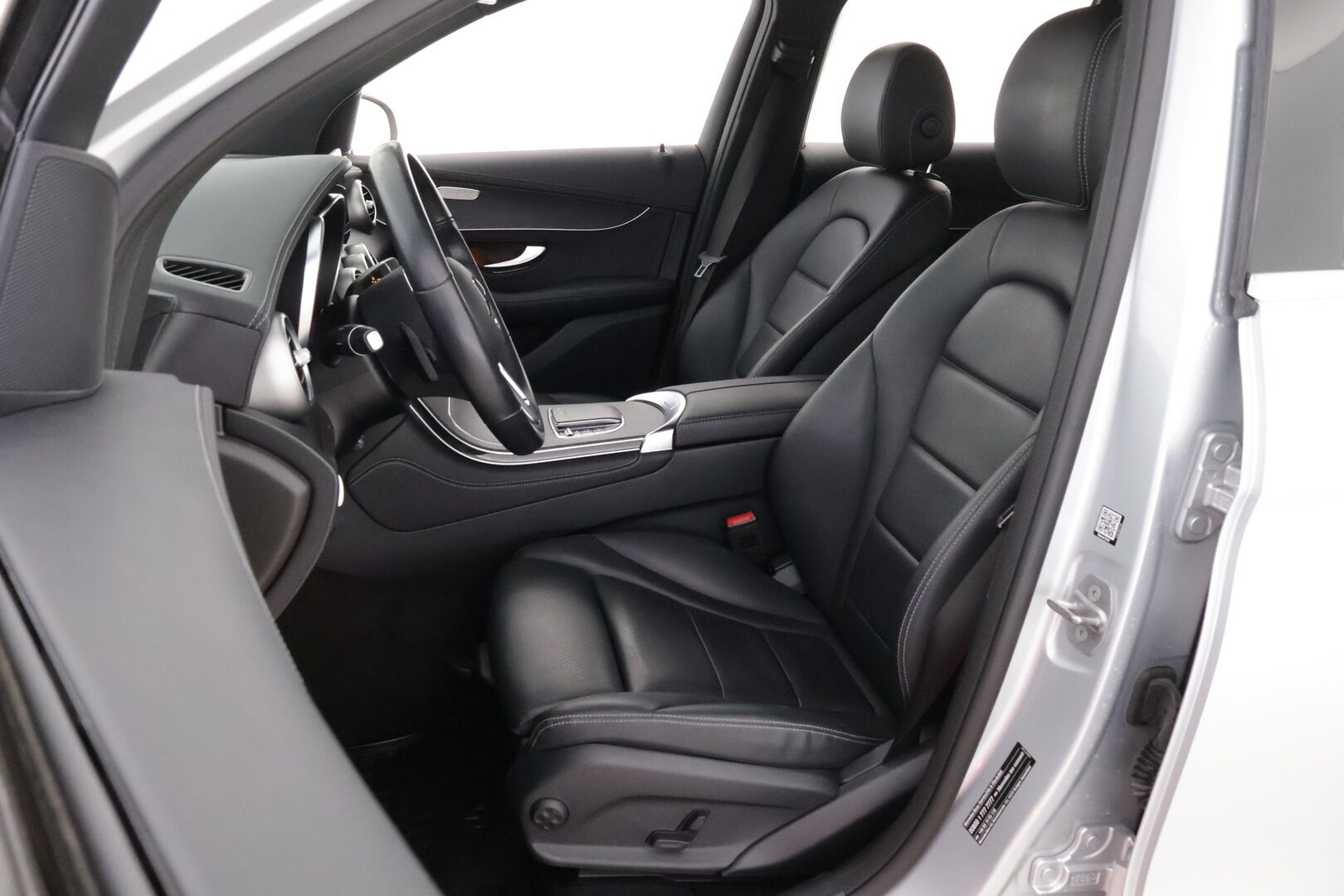 Mercedes-Benz GLC 2020 300 e 4MATIC A Business AMG EQ Power * Distronic Pro / HUD / Nahkasisusta / Vetokoukku / 360-Kamera / Supervarusteet! - HULLUT AVAJAISHULINAT KORKOTARJOUS 3,29 %