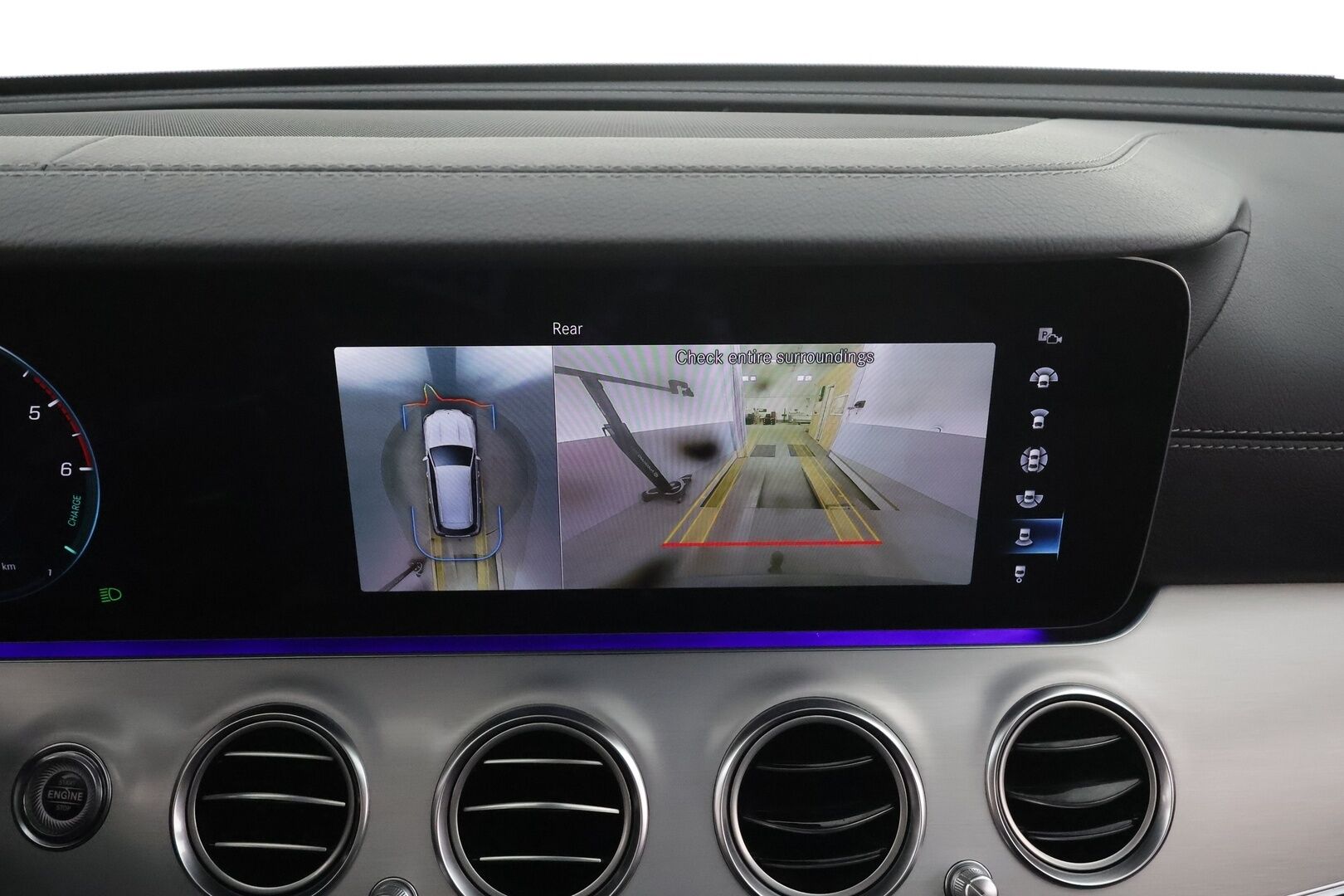 Mercedes-Benz E 2021 300 de 4MATIC T A Business Avantgarde EQ Power AMG * Koukku / Distronic / 360° / Multibeam / Widescreen / HUD /Panorama* - Burmester / Sportpenkit / Kahdet renkaat aluvanteilla