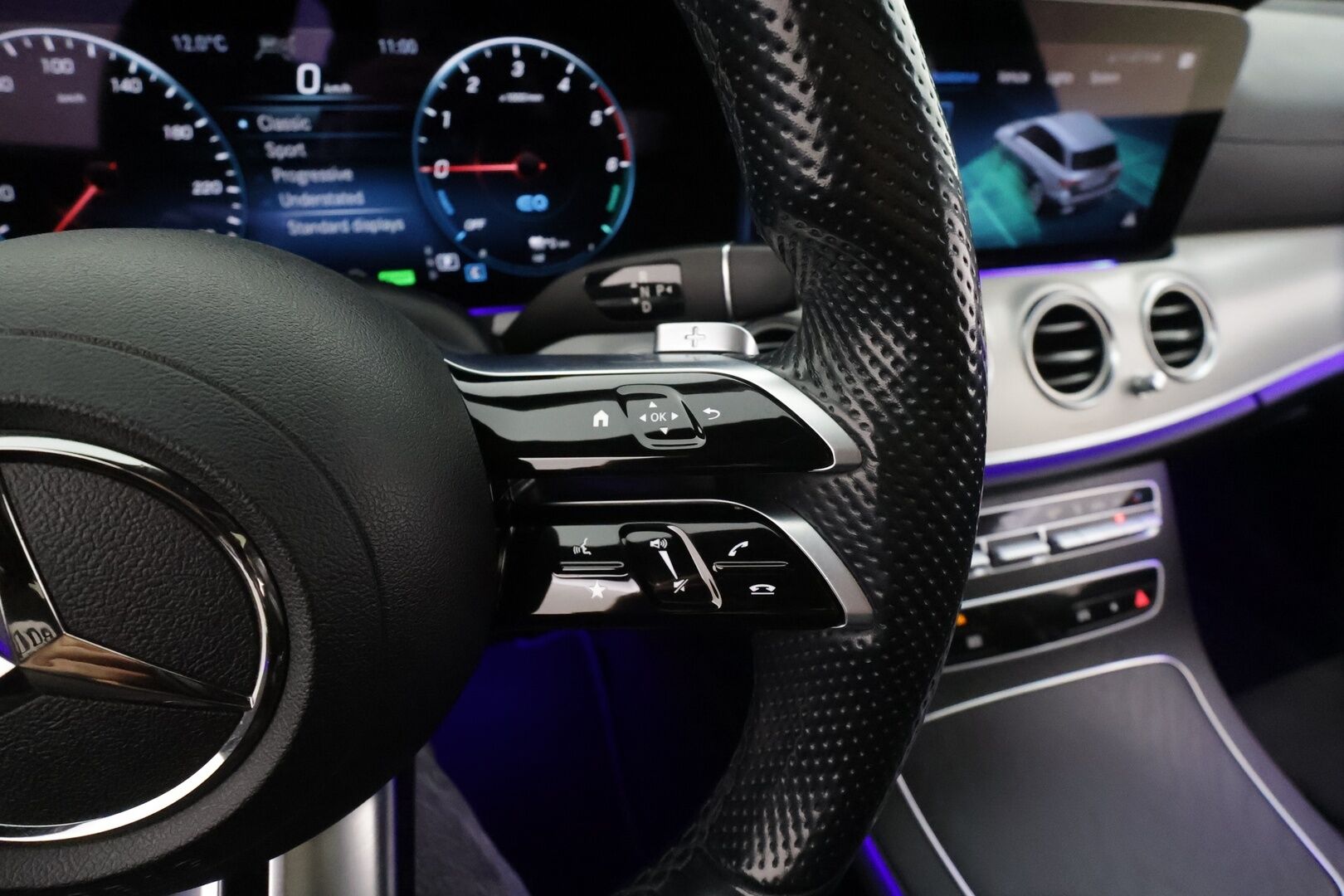 Mercedes-Benz E 2021 300 de 4MATIC T A Business Avantgarde EQ Power AMG * Koukku / Distronic / 360° / Multibeam / Widescreen / HUD /Panorama* - Akku kuntotarkastettu / Burmester / Sportpenkit / Kahdet renkaat aluvanteilla