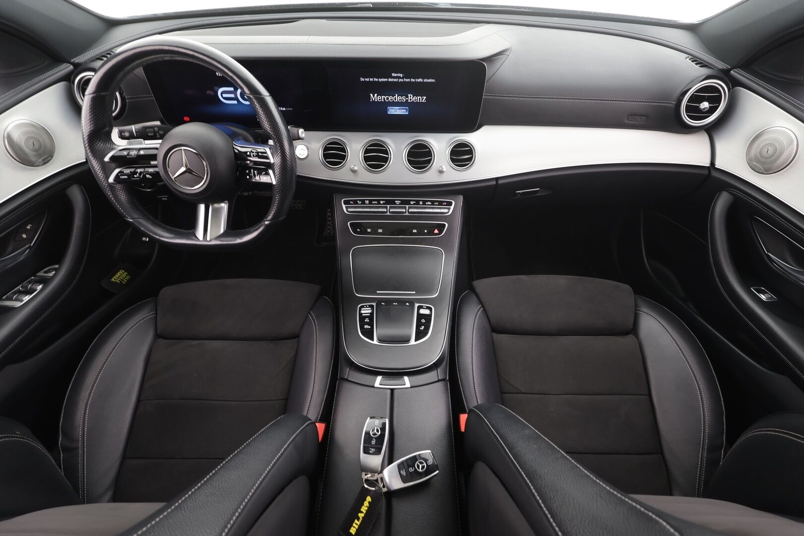 Mercedes-Benz E 2021 300 de 4MATIC T A Business Avantgarde EQ Power AMG * Koukku / Distronic / 360° / Multibeam / Widescreen / HUD /Panorama* - Burmester / Sportpenkit / Kahdet renkaat aluvanteilla