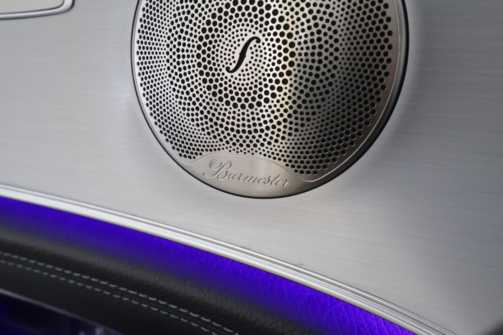 Mercedes-Benz E 2021 300 de 4MATIC T A Business Avantgarde EQ Power AMG * Koukku / Distronic / 360° / Multibeam / Widescreen / HUD /Panorama* - Akku kuntotarkastettu / Burmester / Sportpenkit / Kahdet renkaat aluvanteilla - HULLUT AVAJAISHULINAT KORKOTARJOUS 3,29 %