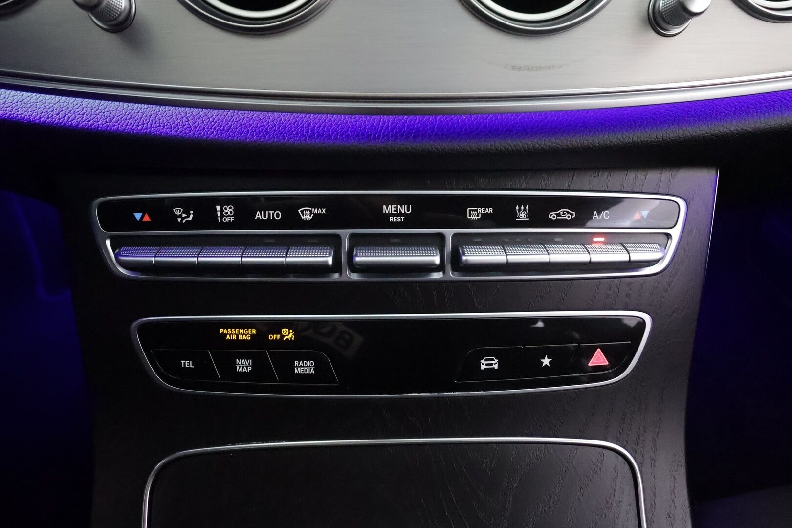 Mercedes-Benz E 2021 300 de 4MATIC T A Business Avantgarde EQ Power AMG * Koukku / Distronic / 360° / Multibeam / Widescreen / HUD /Panorama* - Akku kuntotarkastettu / Burmester / Sportpenkit / Kahdet renkaat aluvanteilla