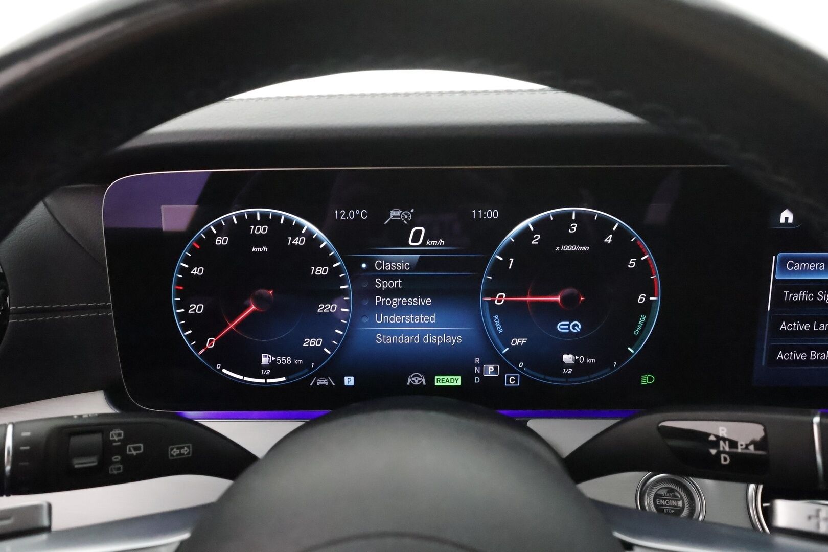 Mercedes-Benz E 2021 300 de 4MATIC T A Business Avantgarde EQ Power AMG * Koukku / Distronic / 360° / Multibeam / Widescreen / HUD /Panorama* - Burmester / Sportpenkit / Kahdet renkaat aluvanteilla