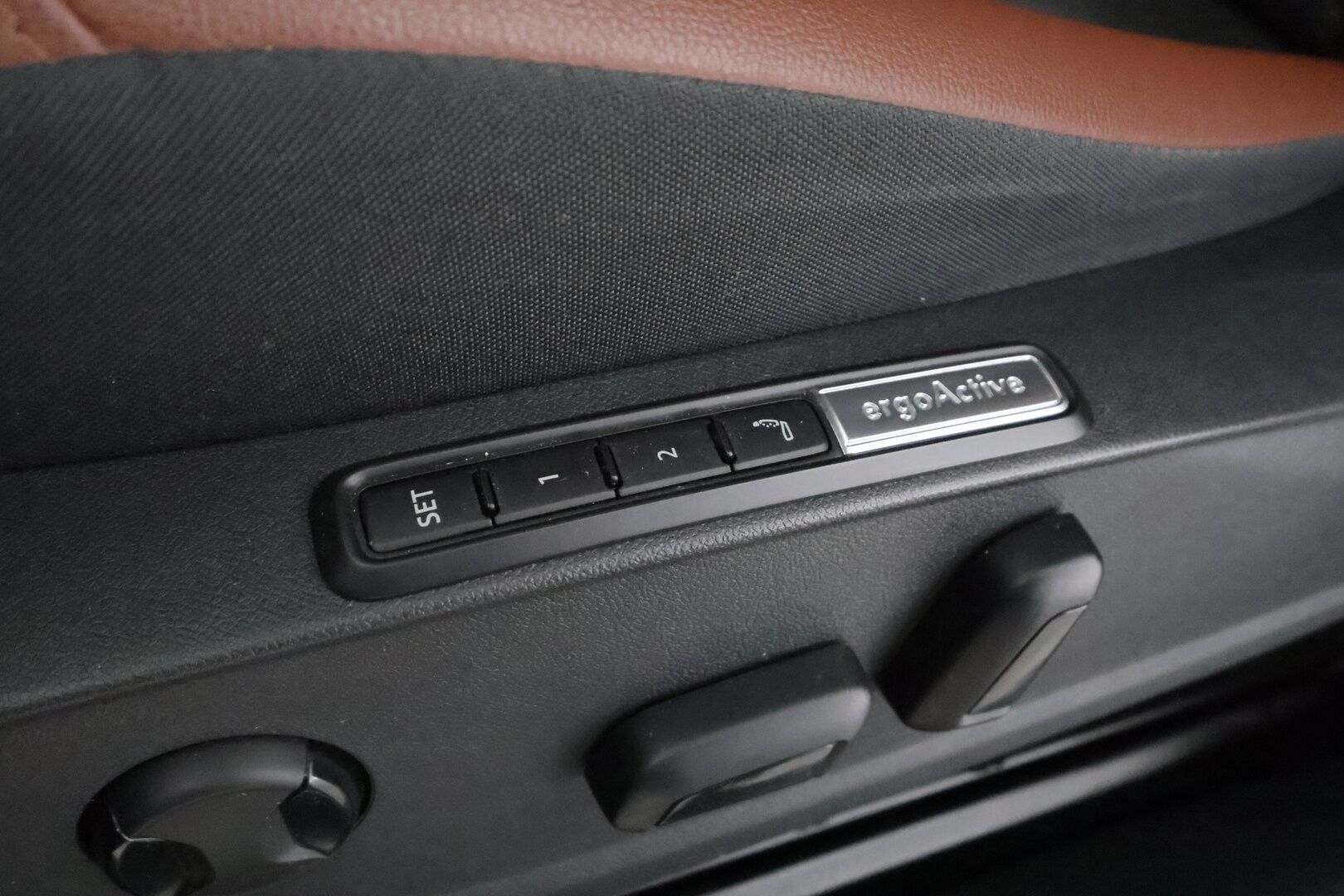 Volkswagen ID.4 2023 Pro Performance 150 kW, akku 77 kWh - | ACC | ILP | Koukku | Muistipenkit hieronnalla | P.kamera | Keyless | Nahka-alcantara | Subwoofer | Lämm. ratti | Lämm. tuulilasi | Ambient light |