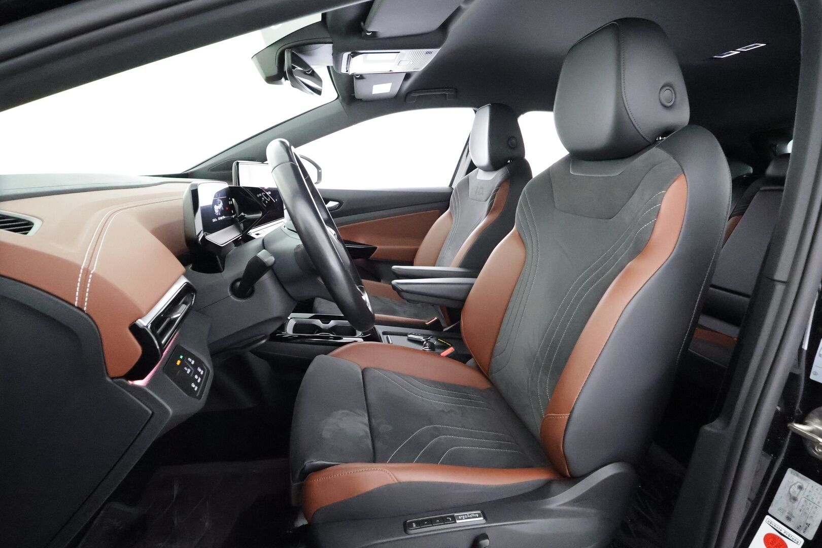 Volkswagen ID.4 2023 Pro Performance 150 kW, akku 77 kWh - | ACC | ILP | Koukku | Muistipenkit hieronnalla | P.kamera | Keyless | Nahka-alcantara | Subwoofer | Lämm. ratti | Lämm. tuulilasi | Ambient light |