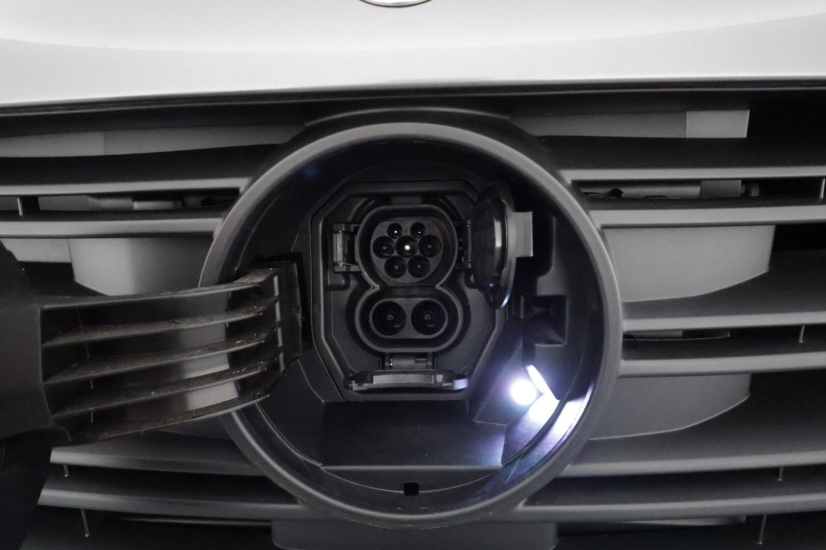 MERCEDES-BENZ Citan 2023 Tourer Pro Standard 45 kWh 5p **ALV / Vakkari / Kaistavahti / P.kamera / Apple&Android / LED / Ratinlämmitin** - 3,99 % KORKOTARJOUS TÄHÄN AUTOON - 31.5. ASTI! - Akku kuntotarkistettu! 