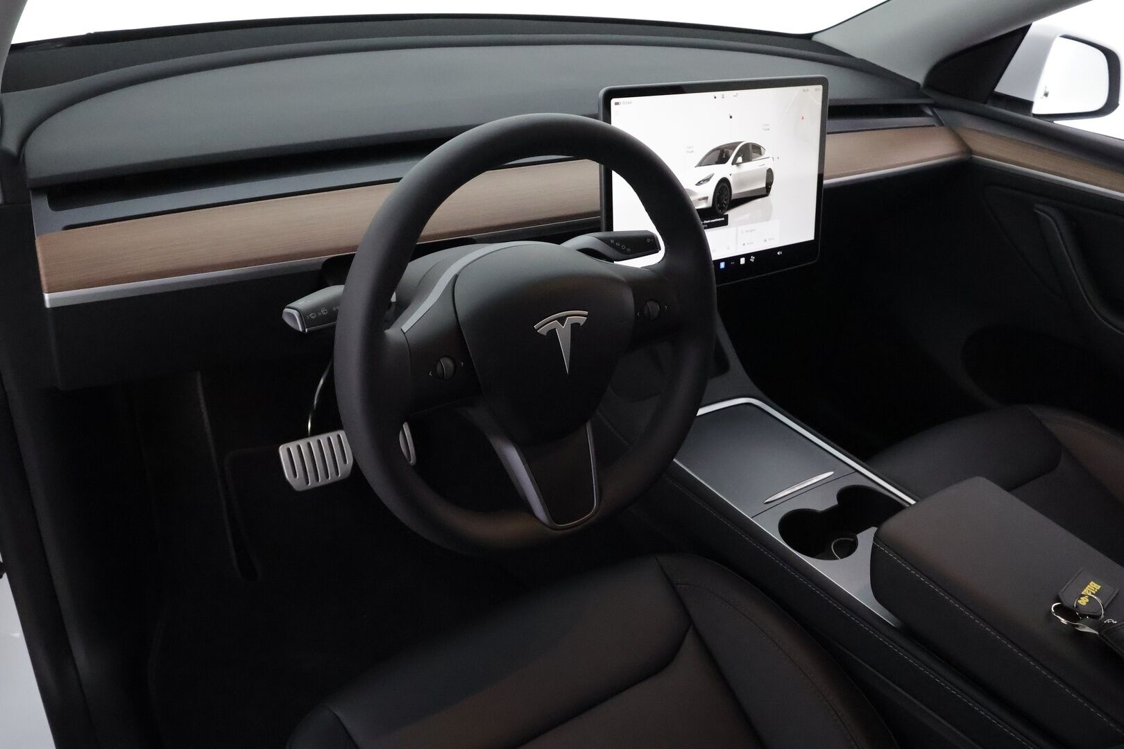 TESLA MODEL Y 2022 Dual Motor Performance ** Lasikatto / Lämpöpumppu / Adapt.Vakkari / Matrix-LED / P.kamera / Muistipenkki / KeylessGO ** - 3,99 % KORKOTARJOUS TÄHÄN AUTOON - Akku Kuntotarkistettu!