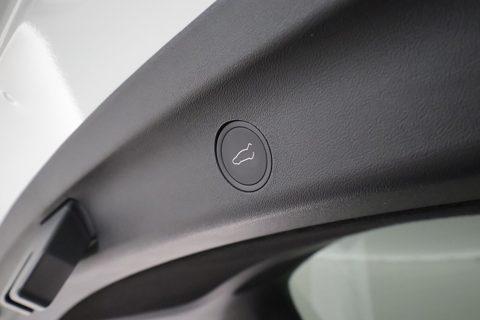 TESLA MODEL Y 2022 Dual Motor Performance ** Lasikatto / Lämpöpumppu / Adapt.Vakkari / Matrix-LED / P.kamera / Muistipenkki / KeylessGO ** - 3,99 % KORKOTARJOUS TÄHÄN AUTOON - Akku Kuntotarkistettu!