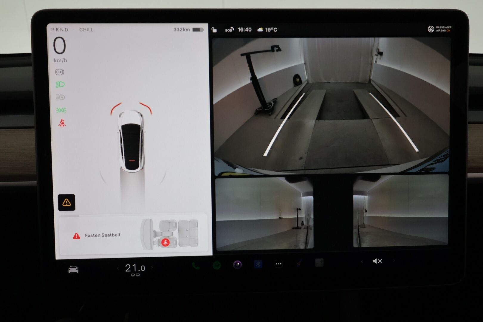 TESLA MODEL Y 2022 Dual Motor Performance ** Lasikatto / Lämpöpumppu / Adapt.Vakkari / Matrix-LED / P.kamera / Muistipenkki / KeylessGO ** - 3,99 % KORKOTARJOUS TÄHÄN AUTOON - Akku Kuntotarkistettu!